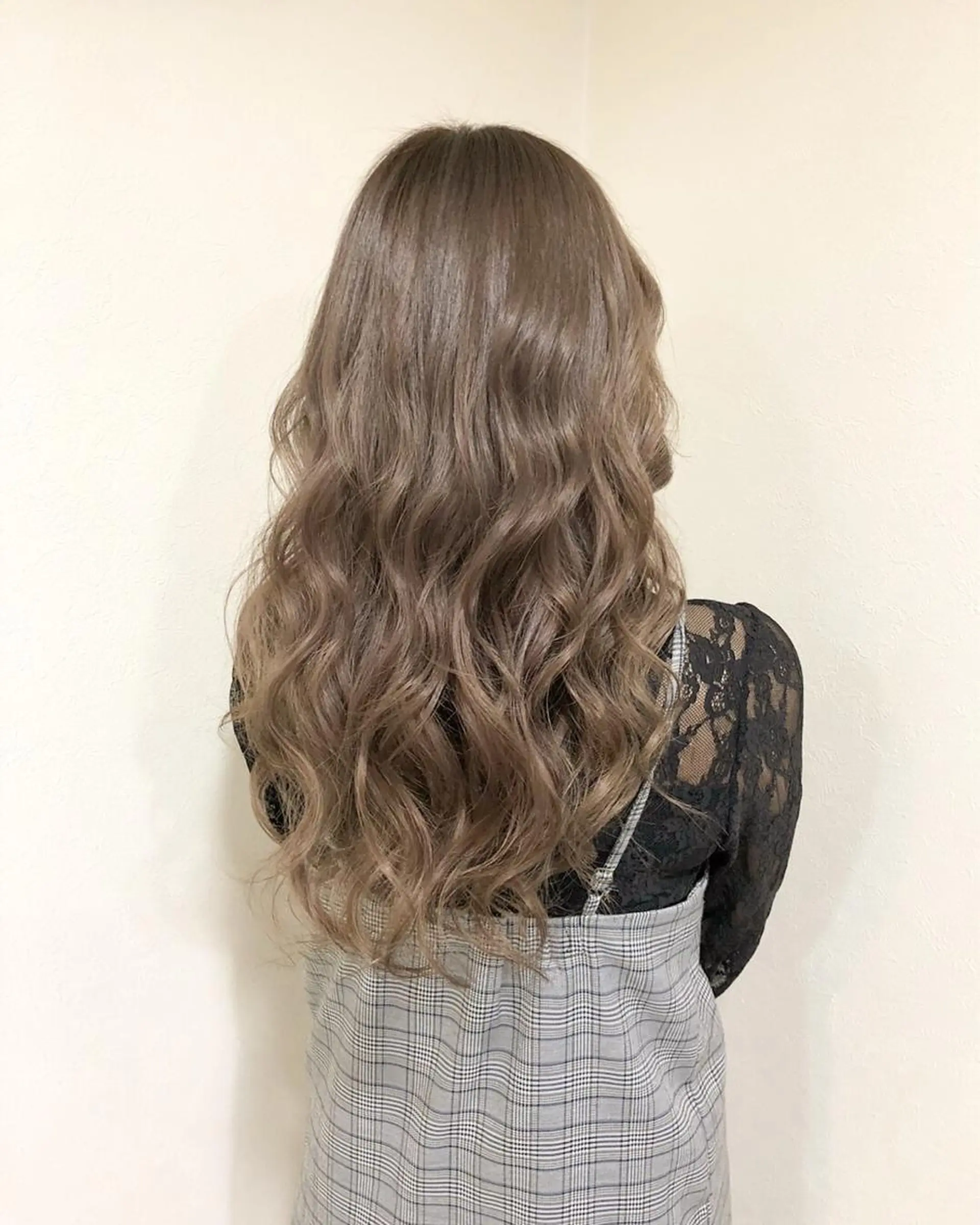 ロング アッシュ アッシュグレー アッシュグレージュ ヤマグチ ヒカルのヘアスタイル