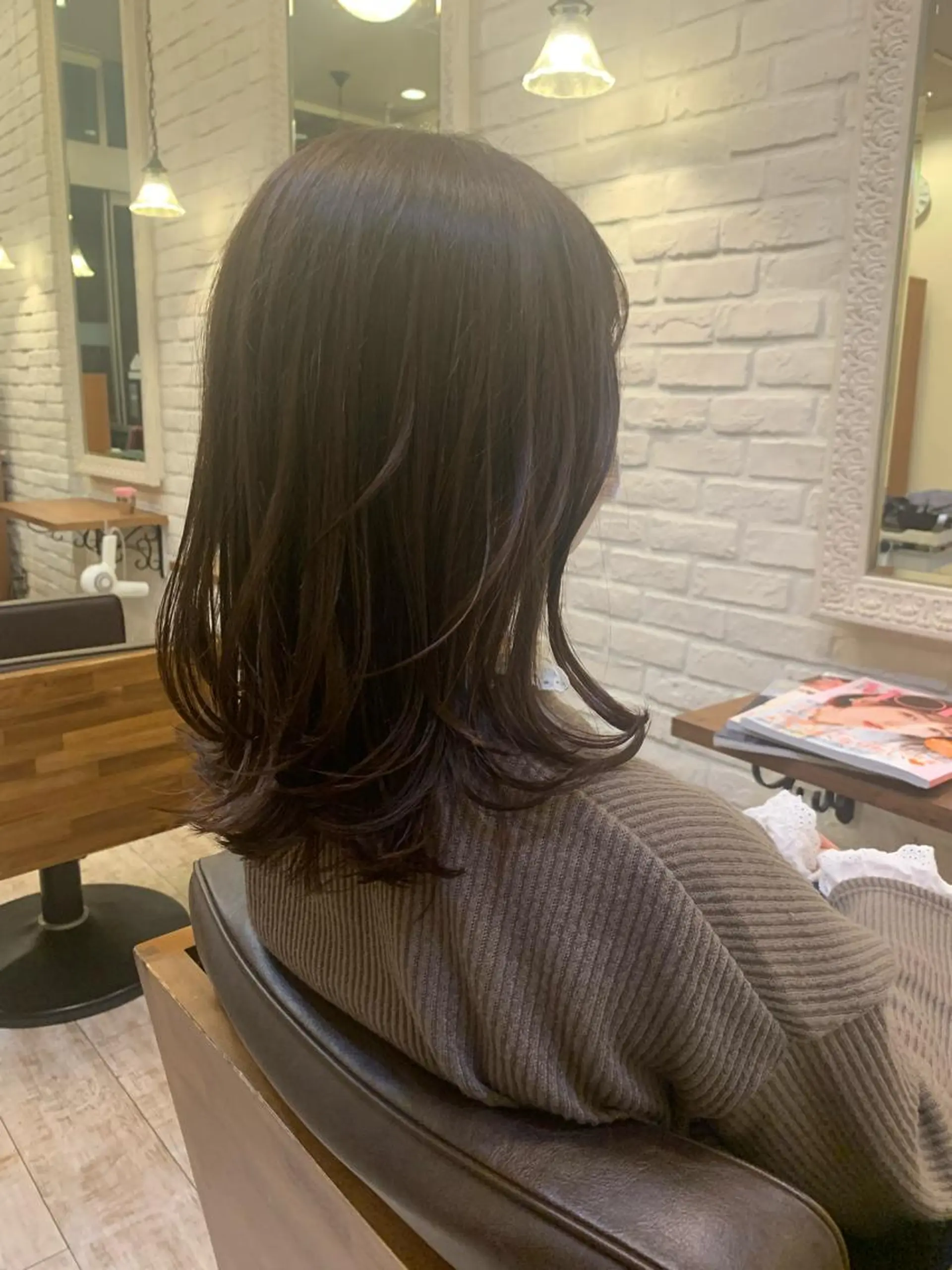 ミディアム カラー ヘアアレンジ ベージュカラー イルミナカラー トリートメント 飯塚 沙衣のヘアスタイル