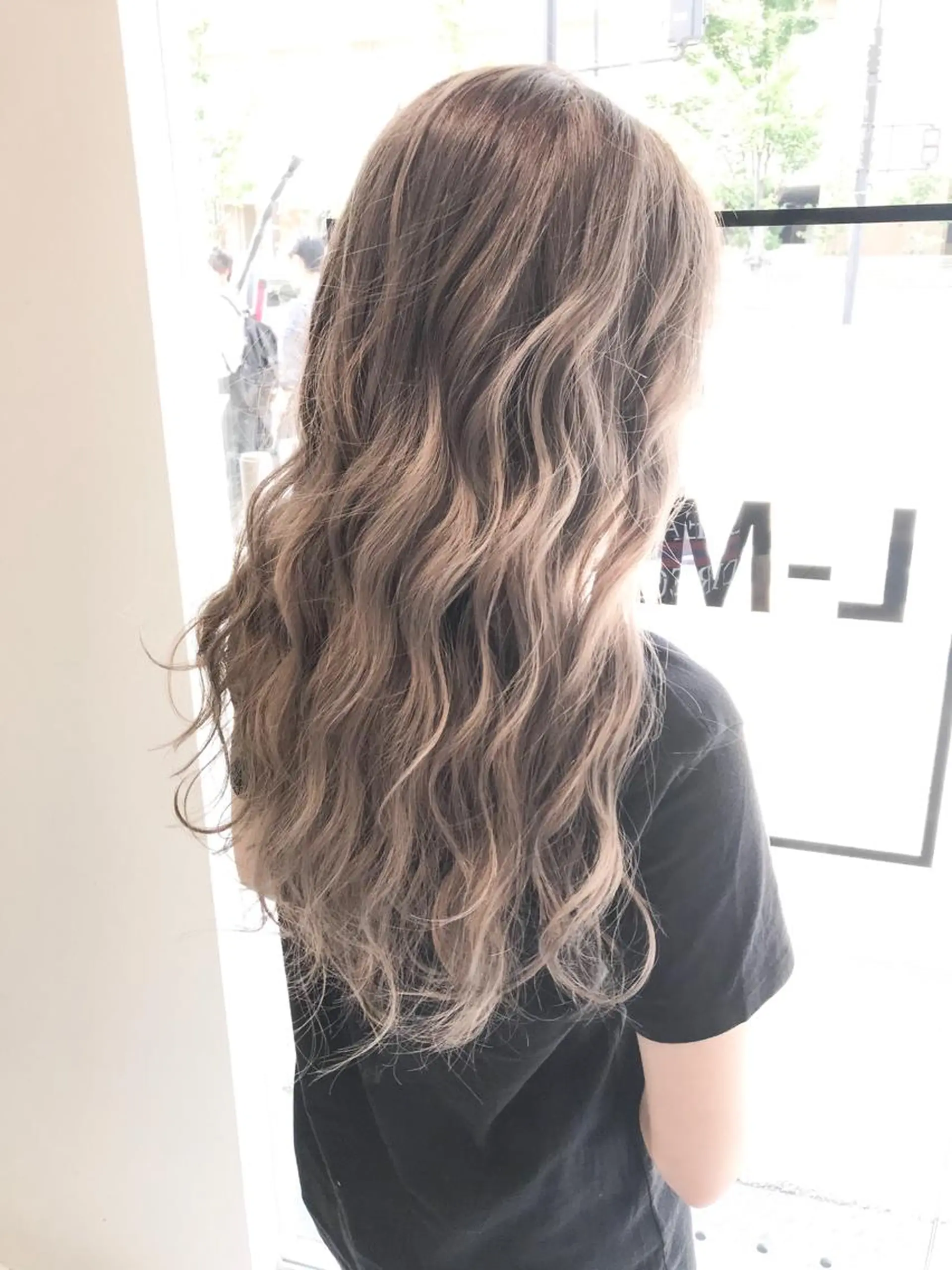 セミロング カラー ヘアカラー トリートメント ANBEL所属・ANBEL代表 西尾裕樹のヘアスタイル