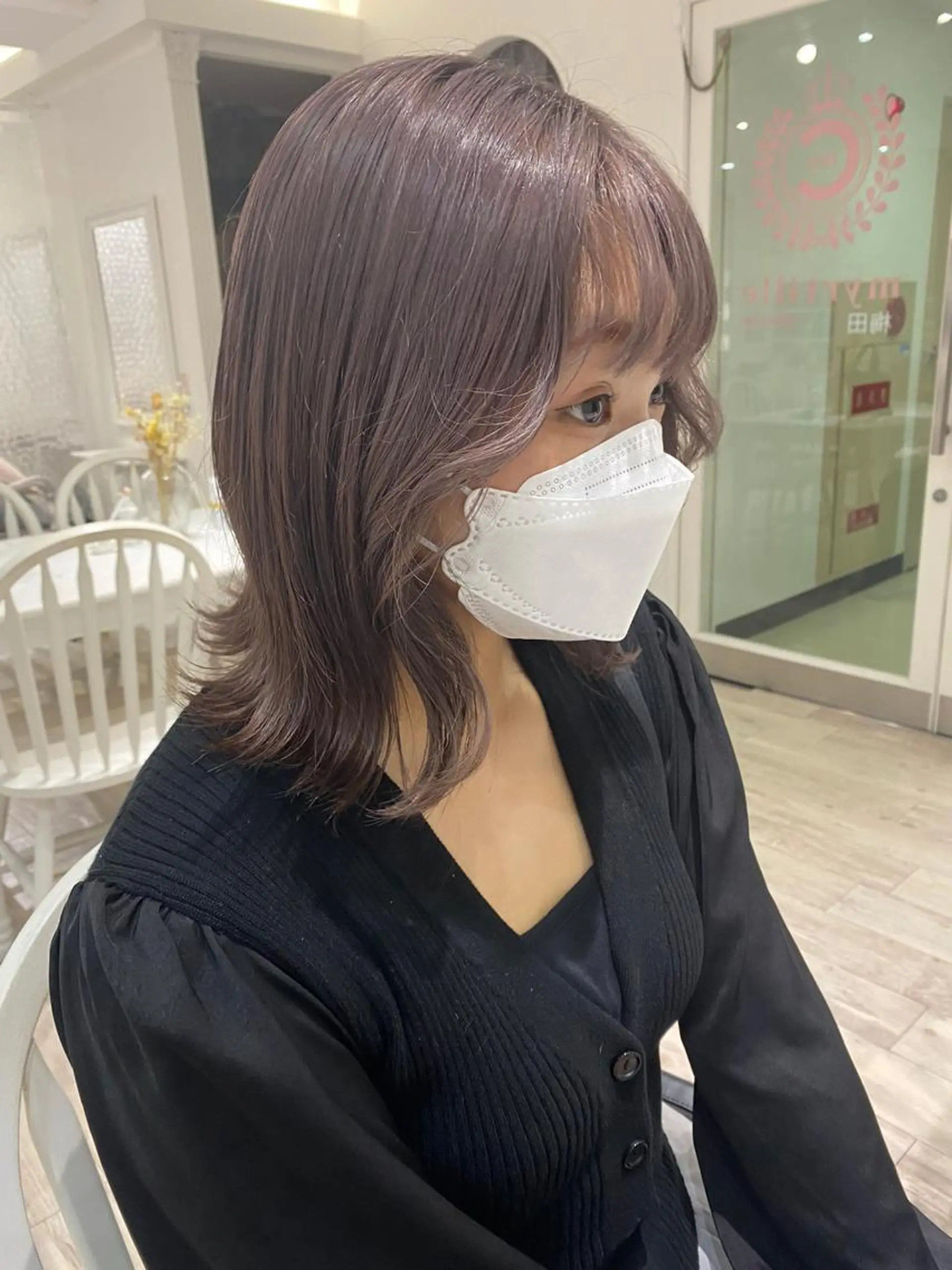 ミディアム カラー ヘアアレンジ ブリーチ 透明感カラー グレージュ ラベンダーカラー ラベンダーグレージュ ヘアカラー トリートメント 韓国ヘア /aibiのヘアスタイル