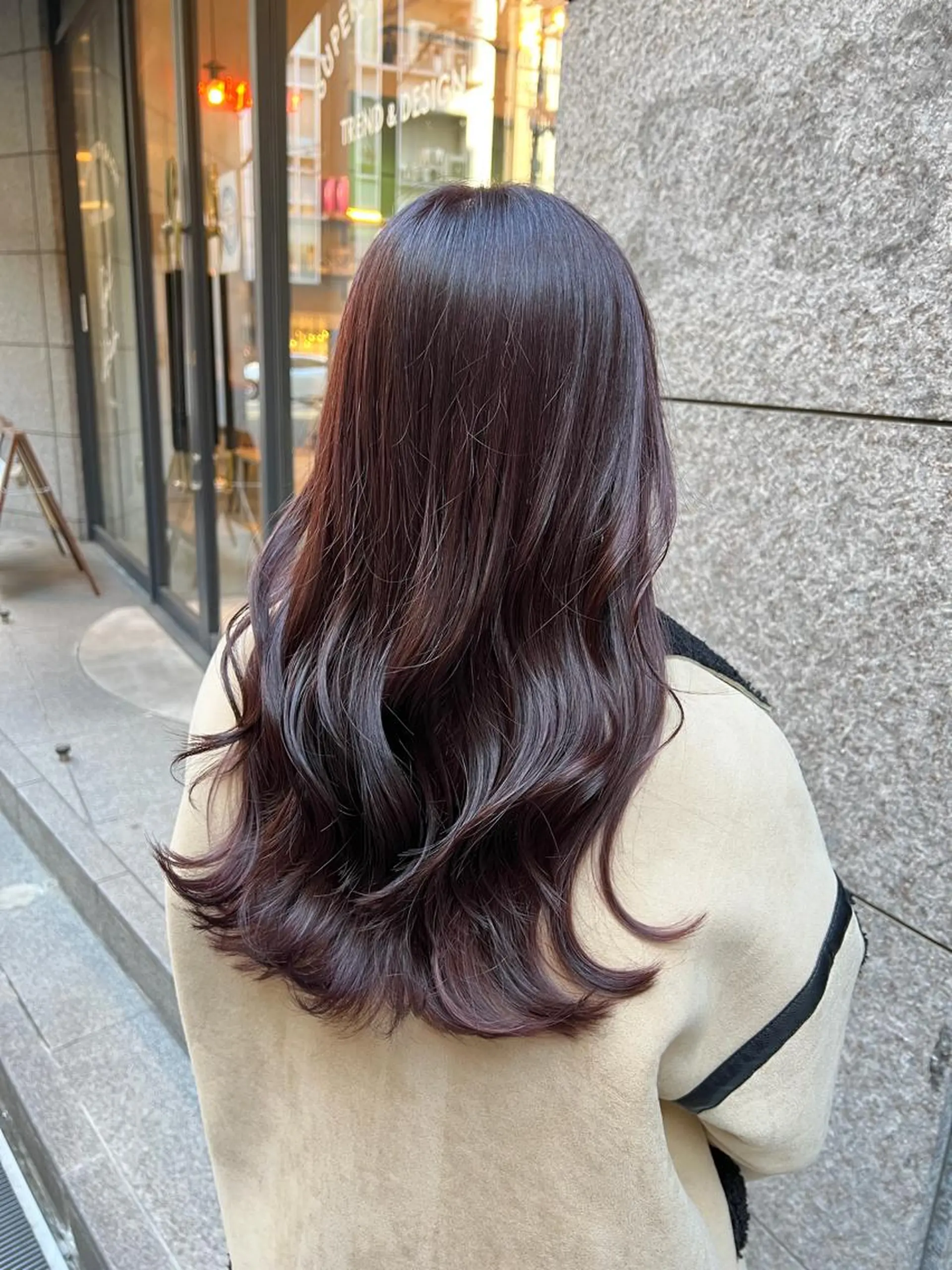 ロング カラー ラベンダーカラー レイヤーカット ノイシキ サキのヘアスタイル