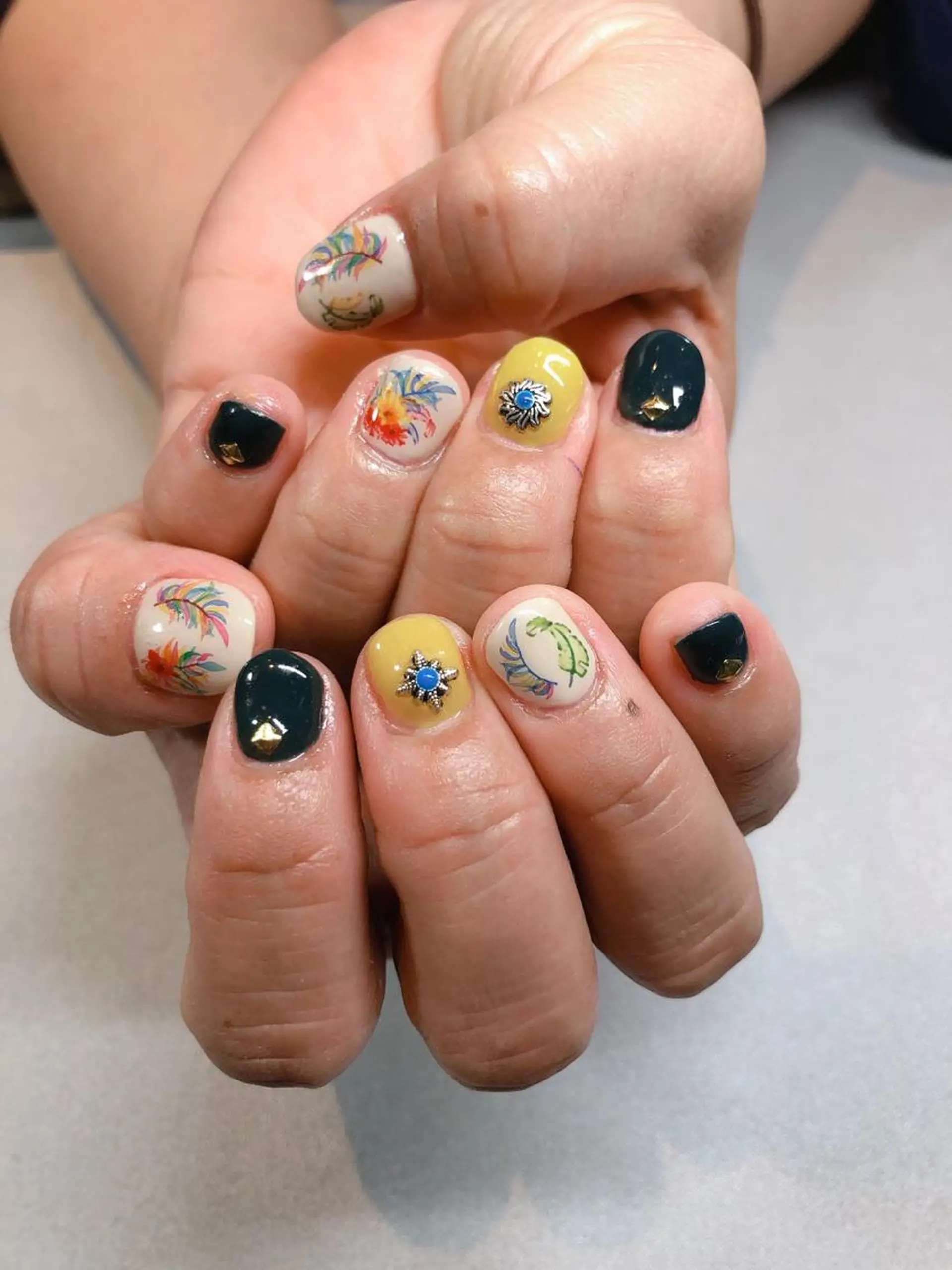 ネイル iiloo aromaworksのネイルデザイン