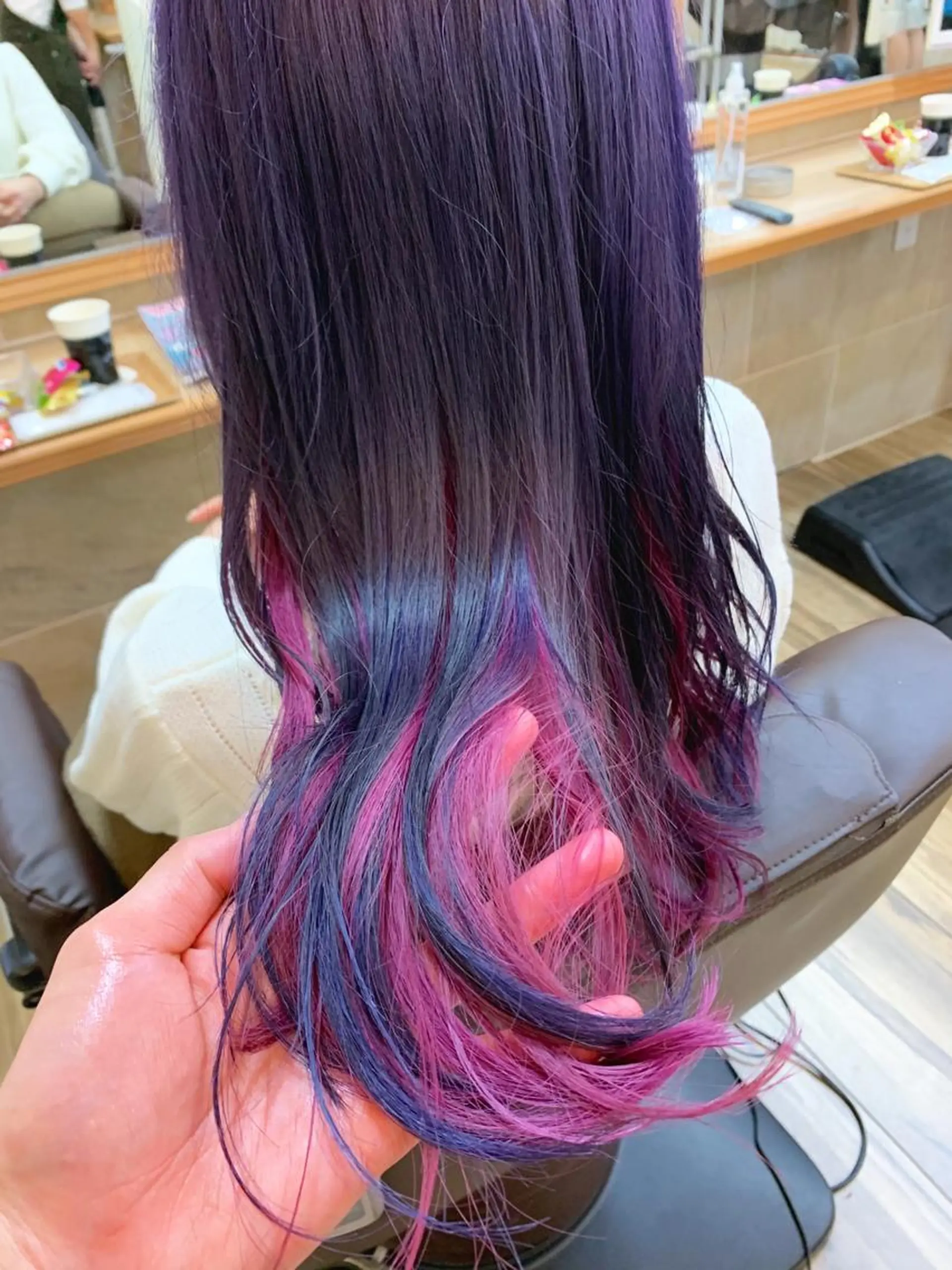 セミロング カラー ピンクカラー パープルカラー カット ヘアカラー トリートメント 平尾 拓也のヘアスタイル