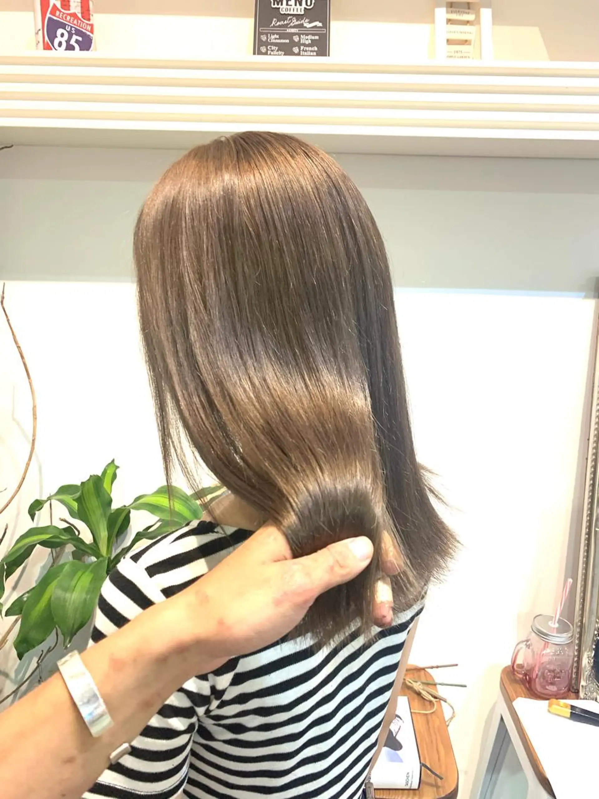 ミディアム ヘアカラー トリートメント ヘッドスパ ヘアセット 山口 竣也のヘアスタイル