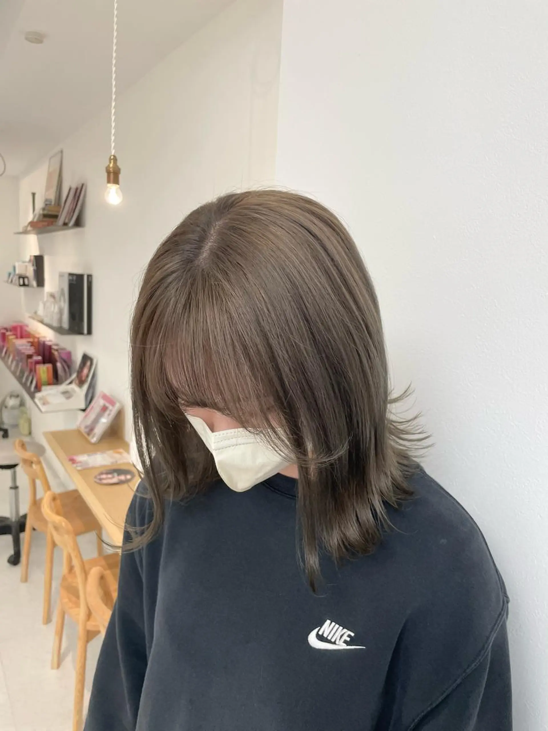 ミディアム カラー ブリーチ グレージュ 【NOE】┊ hanasakayaのヘアスタイル
