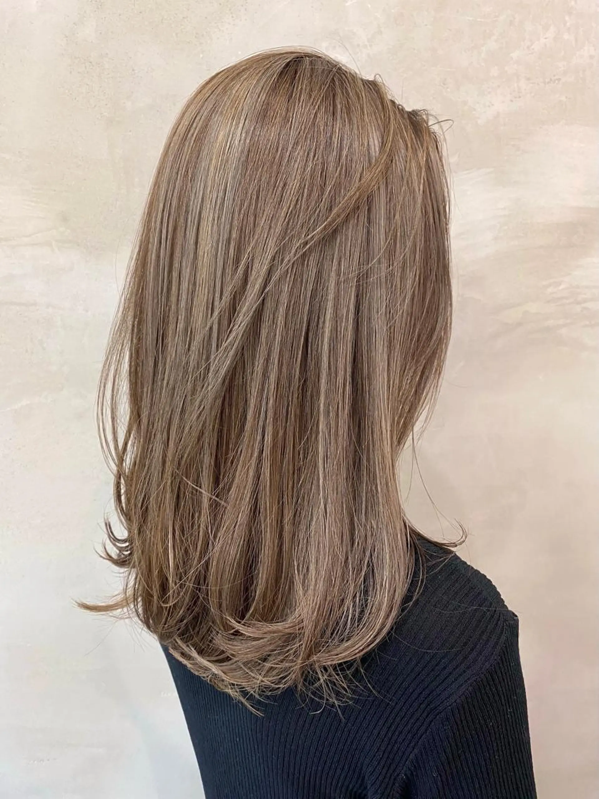 ロング カラー グレージュ ハイライトカラー ミルクティーグレージュ ハイライト カット ヘアカラー トリートメント pesca 長町南店 OIKAWAのヘアスタイル