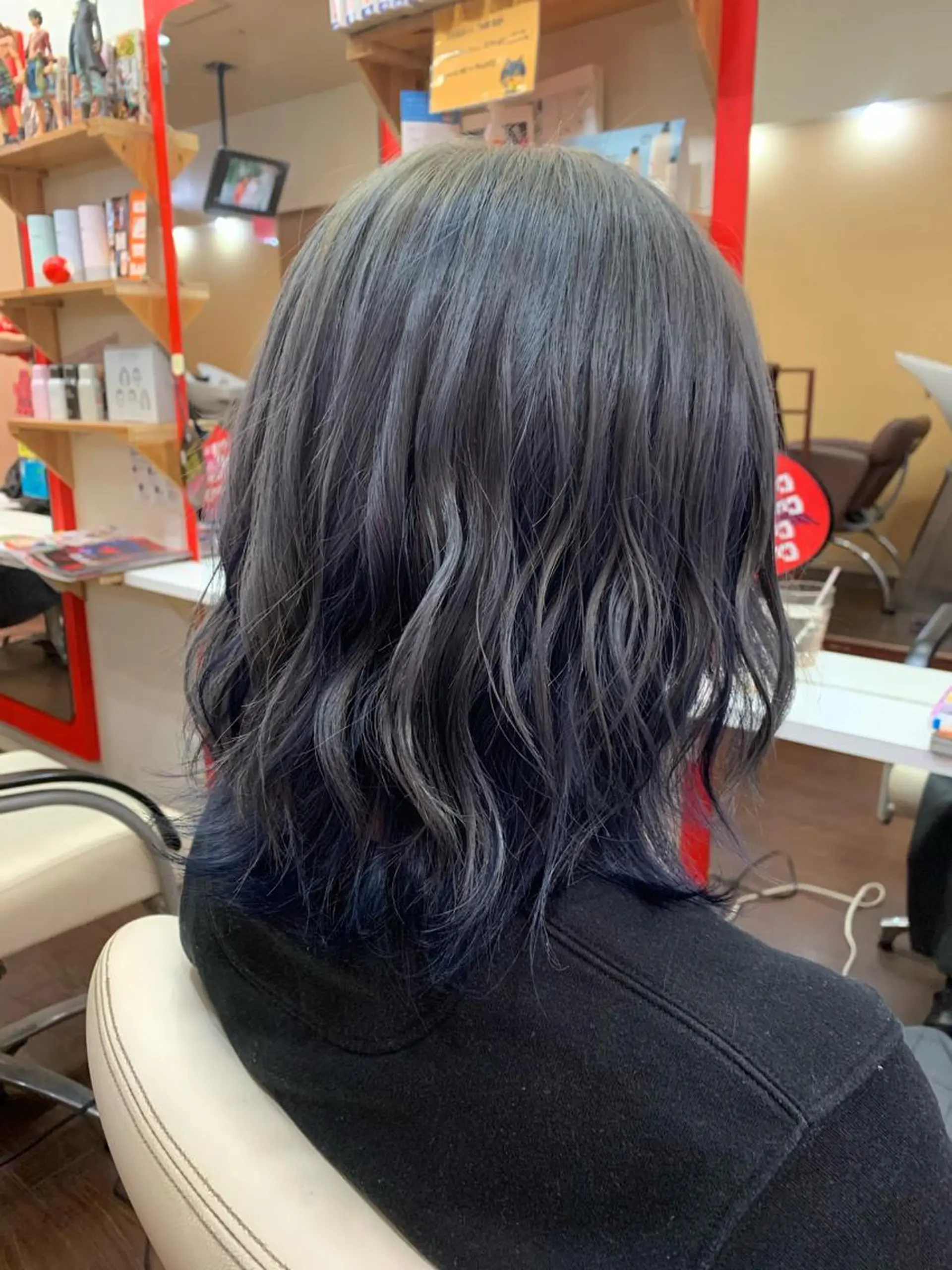 セミロング ヘアカラー たけい ゆうきのヘアスタイル