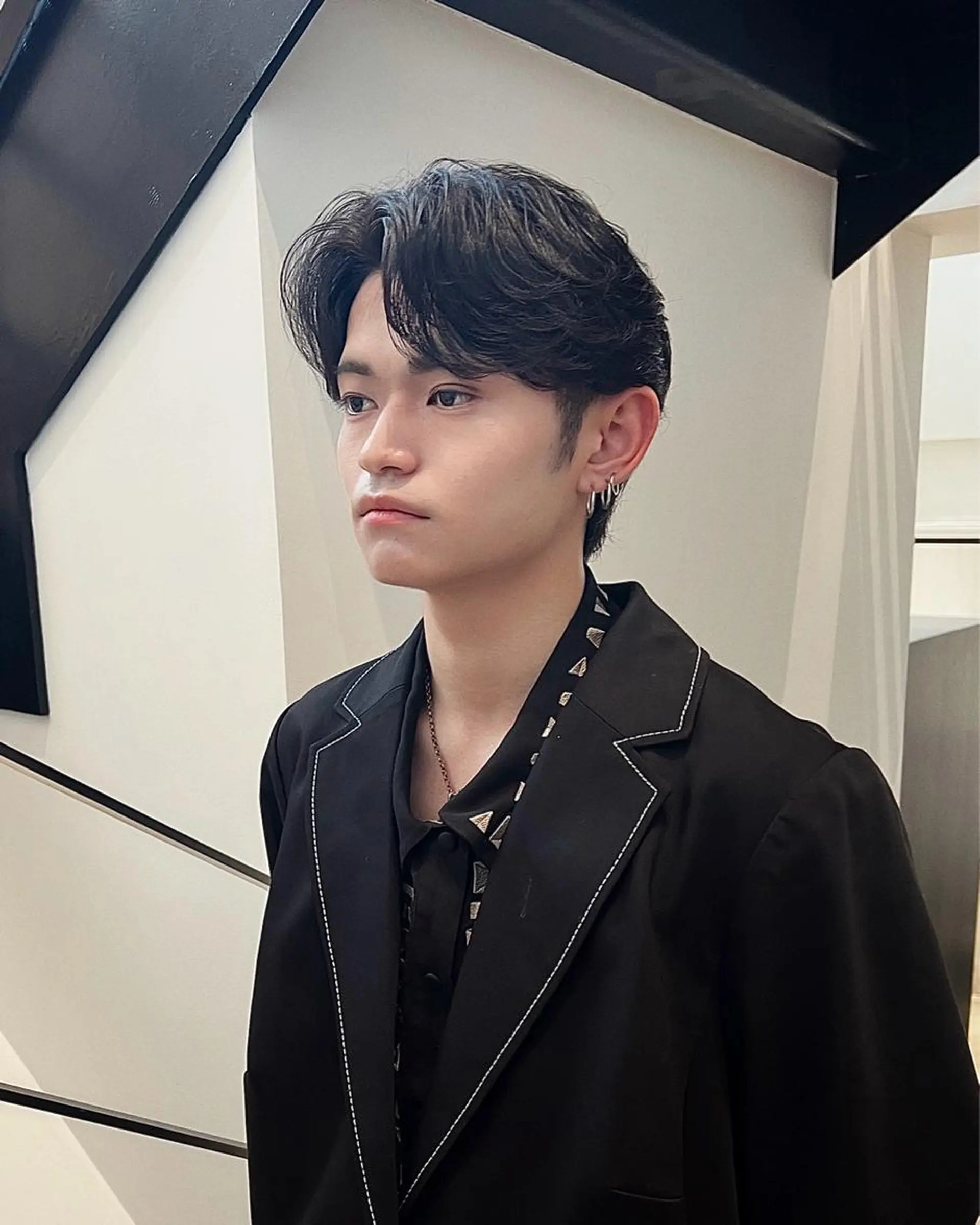 パーマ メンズ メンズパーマ ニュアンスパーマ カット パーマ Qin shaire salon 原宿verno店所属・【センターパート】 ETO／江藤翼の眉毛・アイブロウイメージ