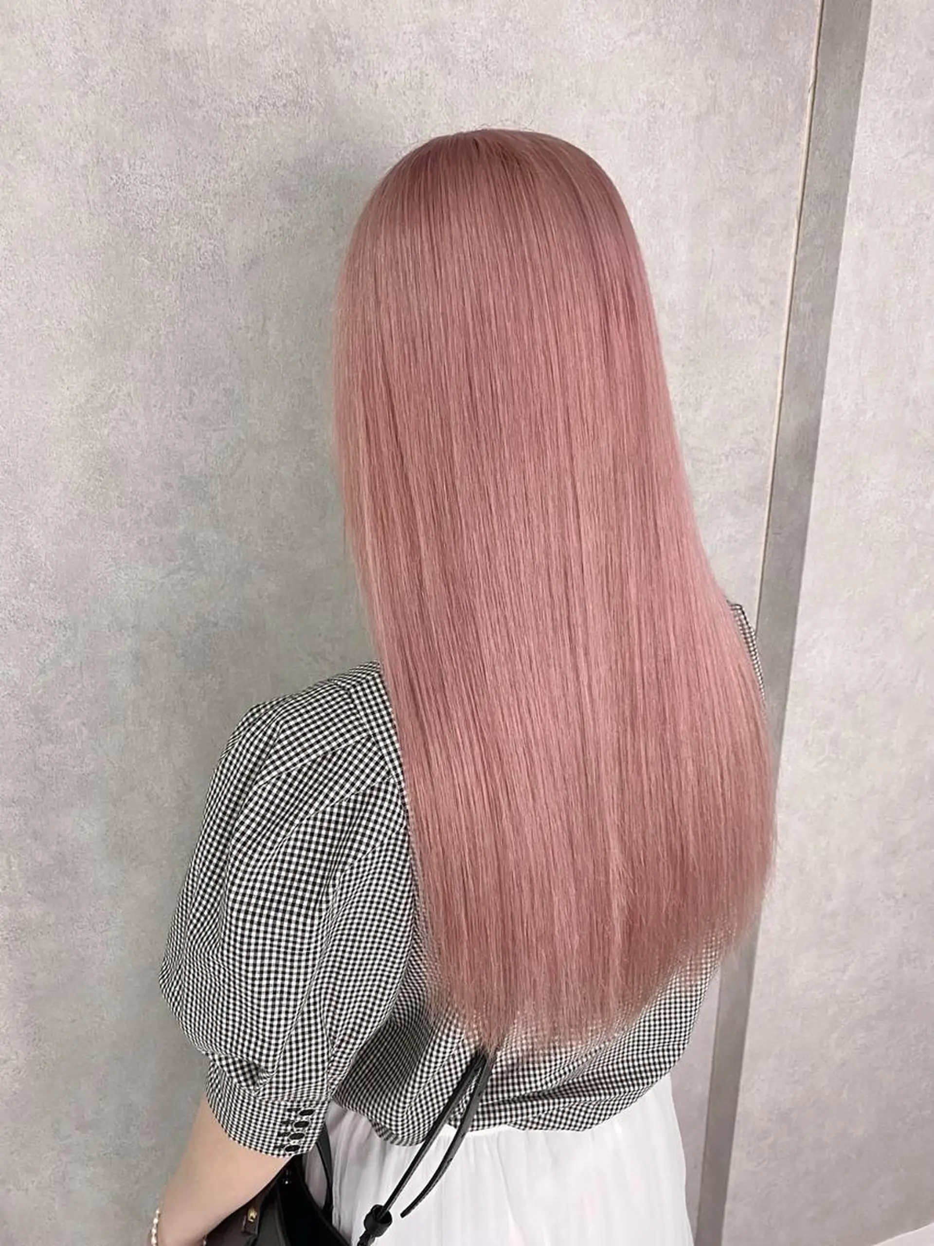 セミロング パーマ カラー ヘアアレンジ シールエクステ アッシュ バレイヤージュ ベージュカラー ブリーチ L. OSAKAのヘアスタイル