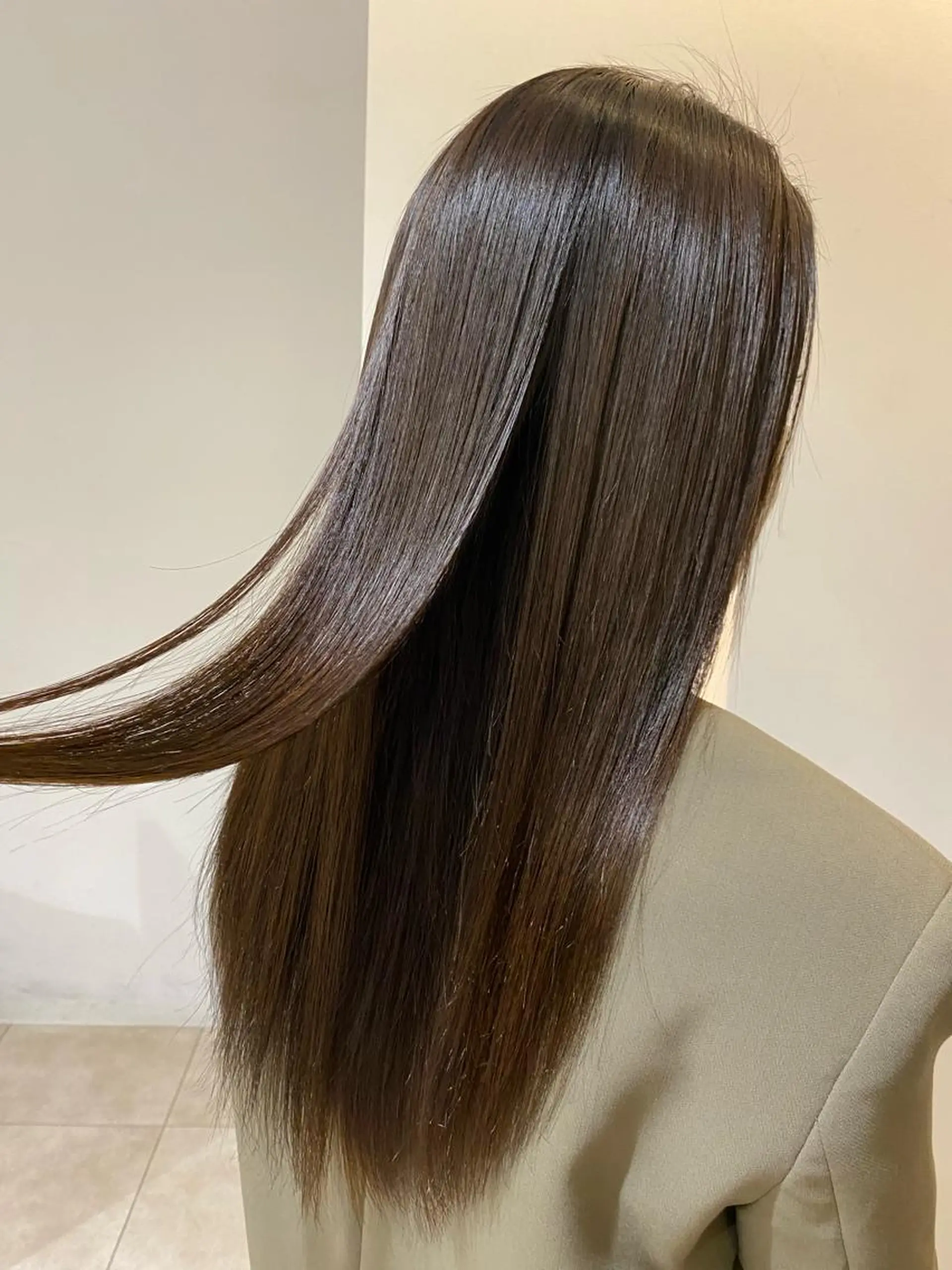 ロング 髪質改善 タナカ レイヤのヘアスタイル