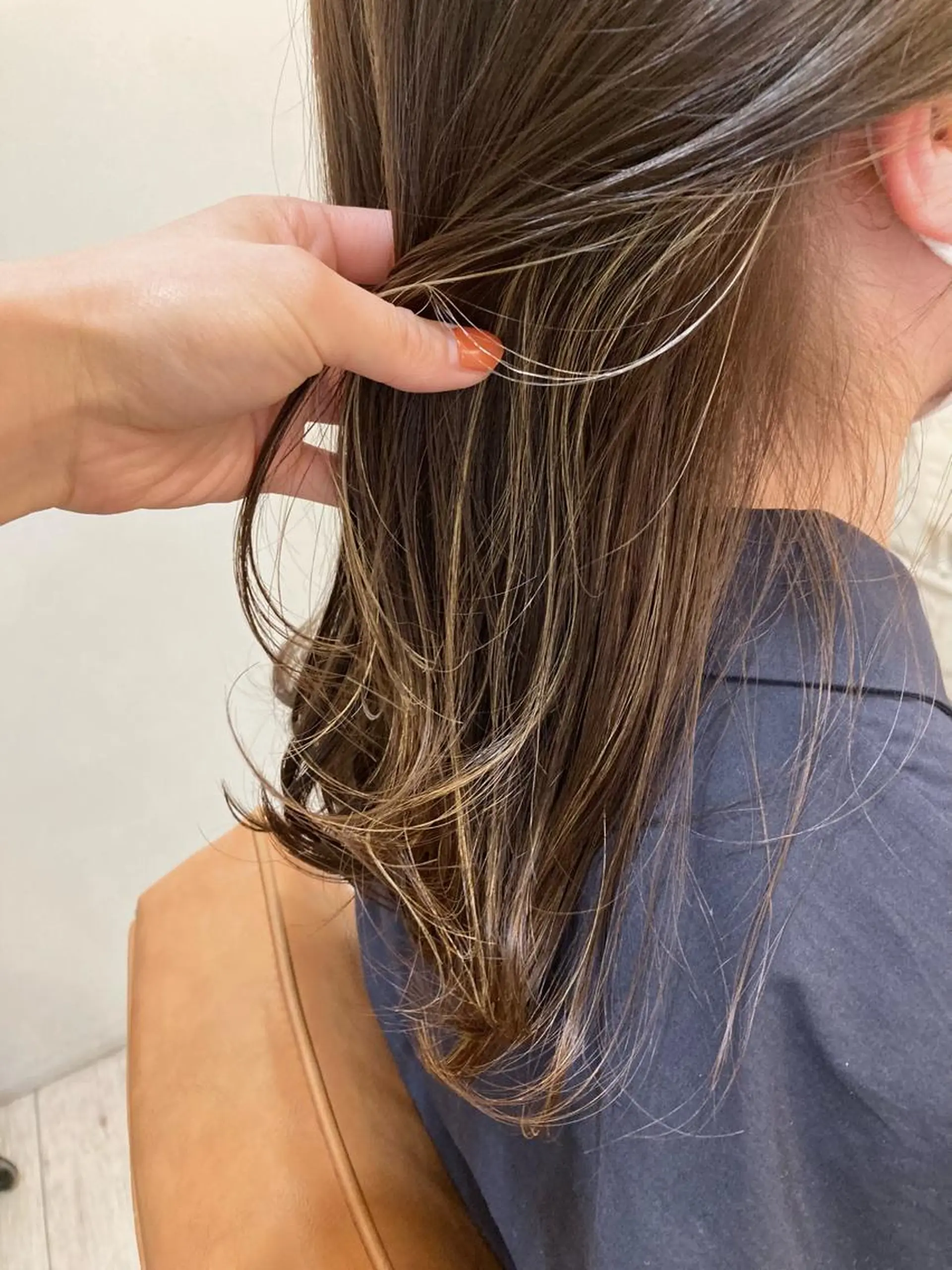 セミロング ハイライト ヘアカラー トリートメント よこもり あいのヘアスタイル
