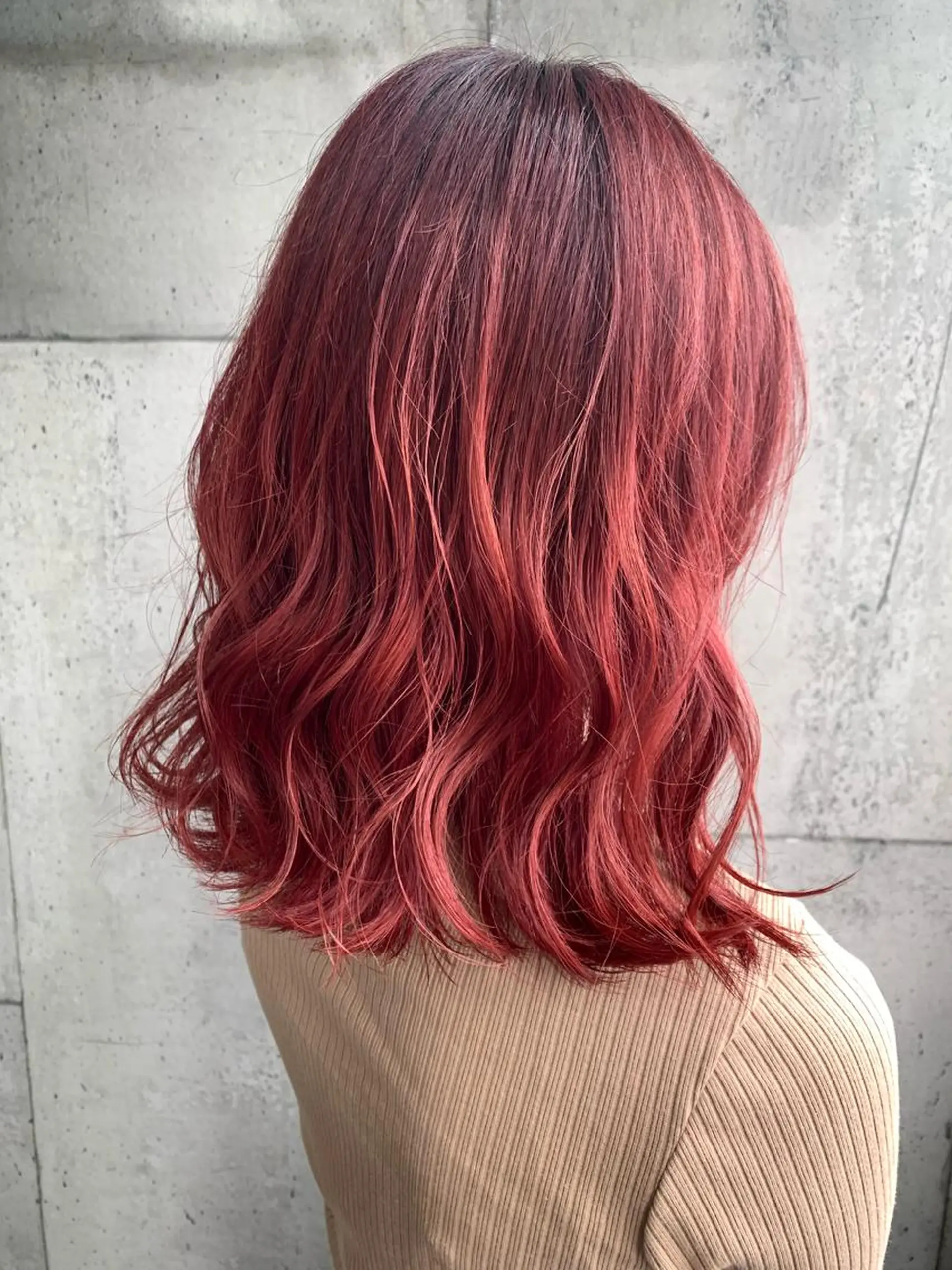 ミディアム 大内 志穂のヘアスタイル