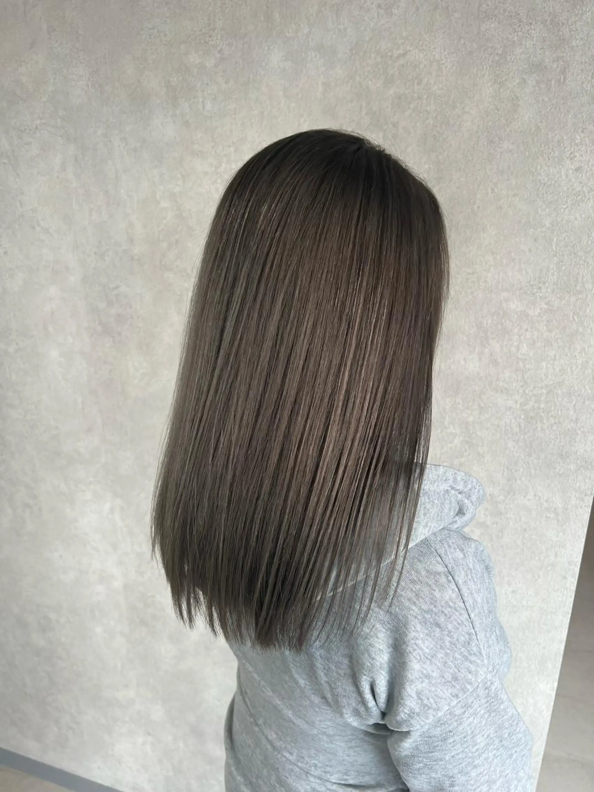 ロング カラー グレージュ mimiiy梅田 中崎町ハイトーンのヘアスタイル