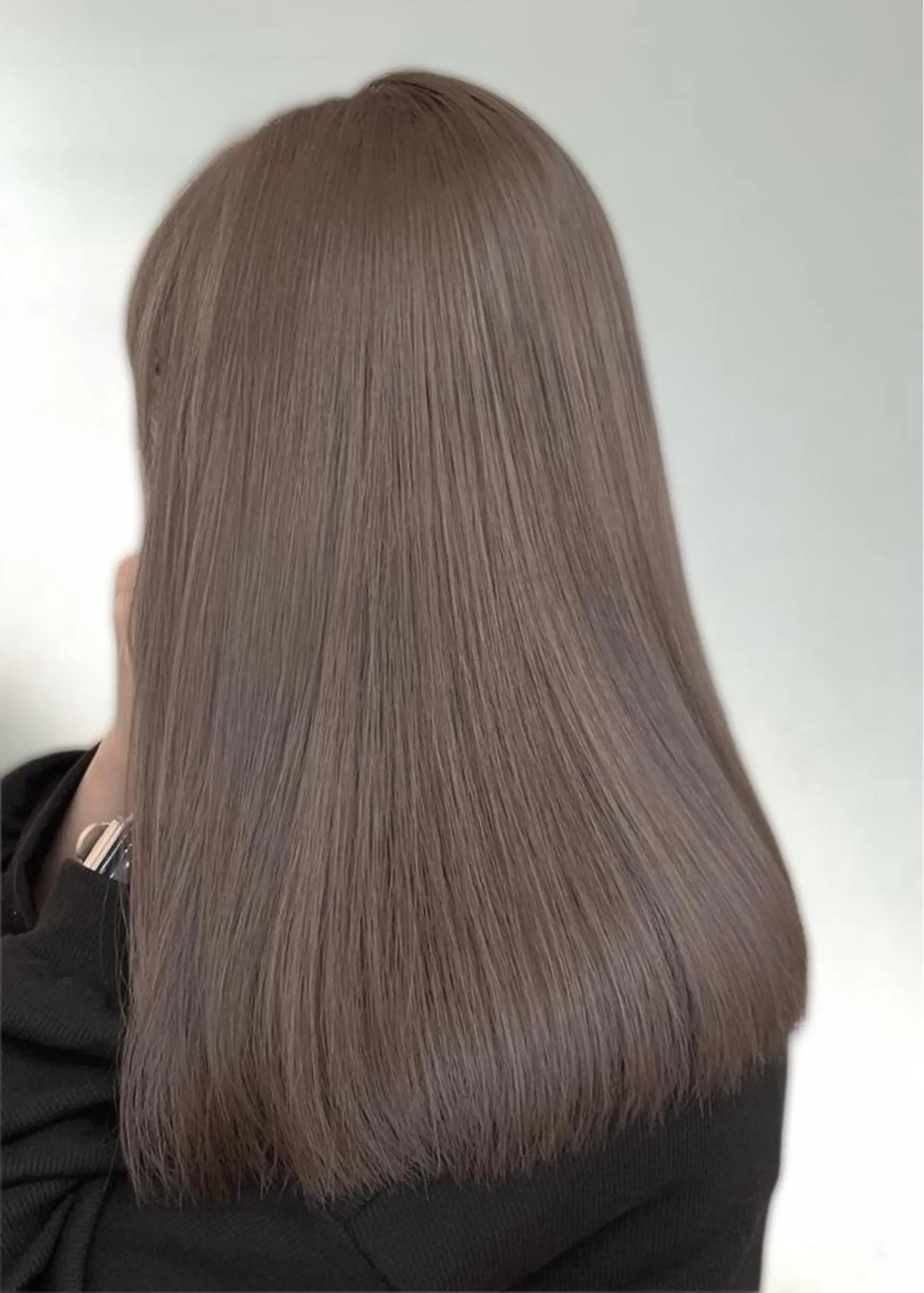 セミロング カラー アッシュ ベージュカラー ブリーチ 透明感カラー カット ヘアカラー トリートメント 鈴木 一貴のヘアスタイル