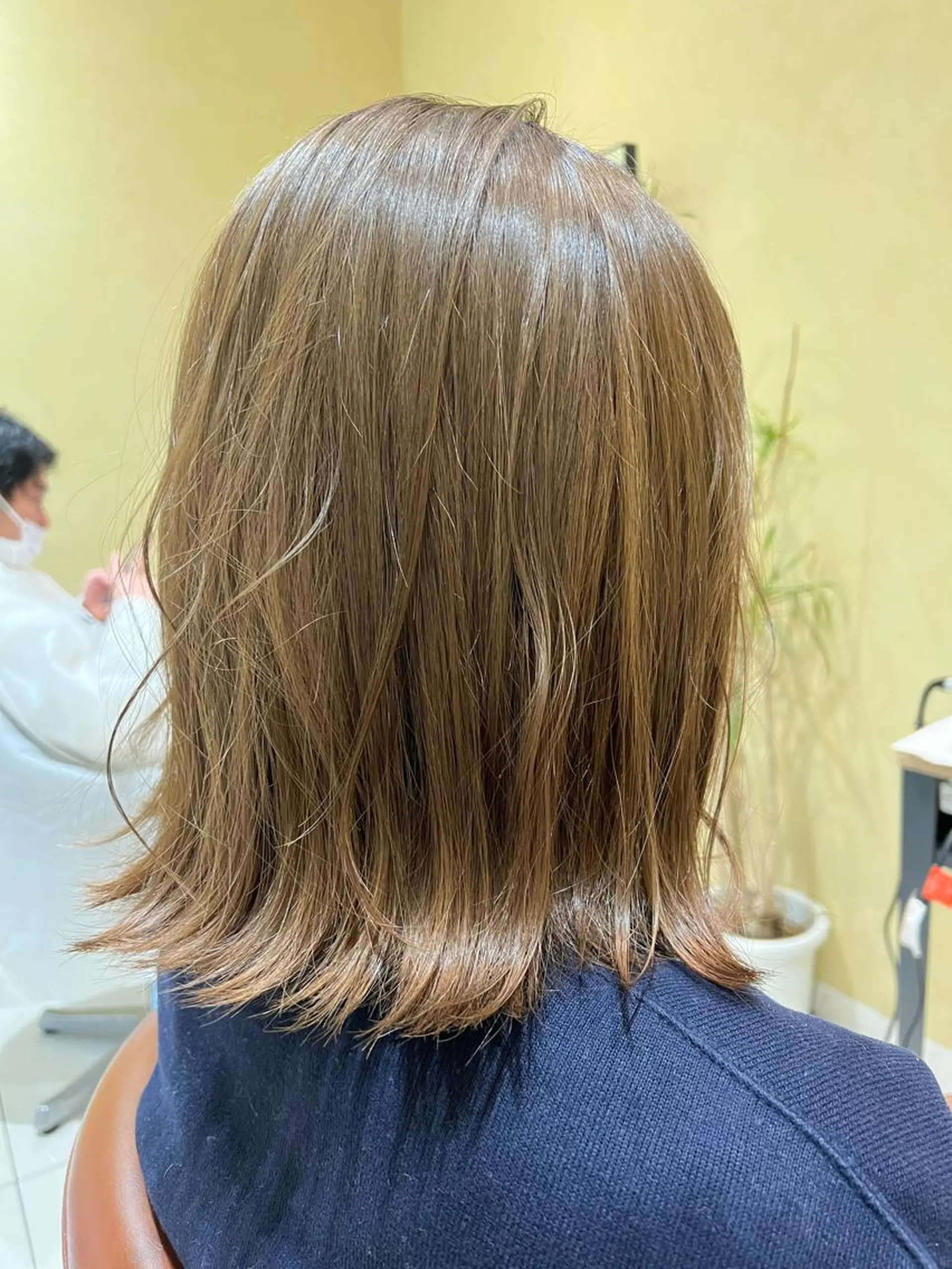 ミディアム カラー 縮毛矯正✨️レイヤー クボタリョウのヘアスタイル