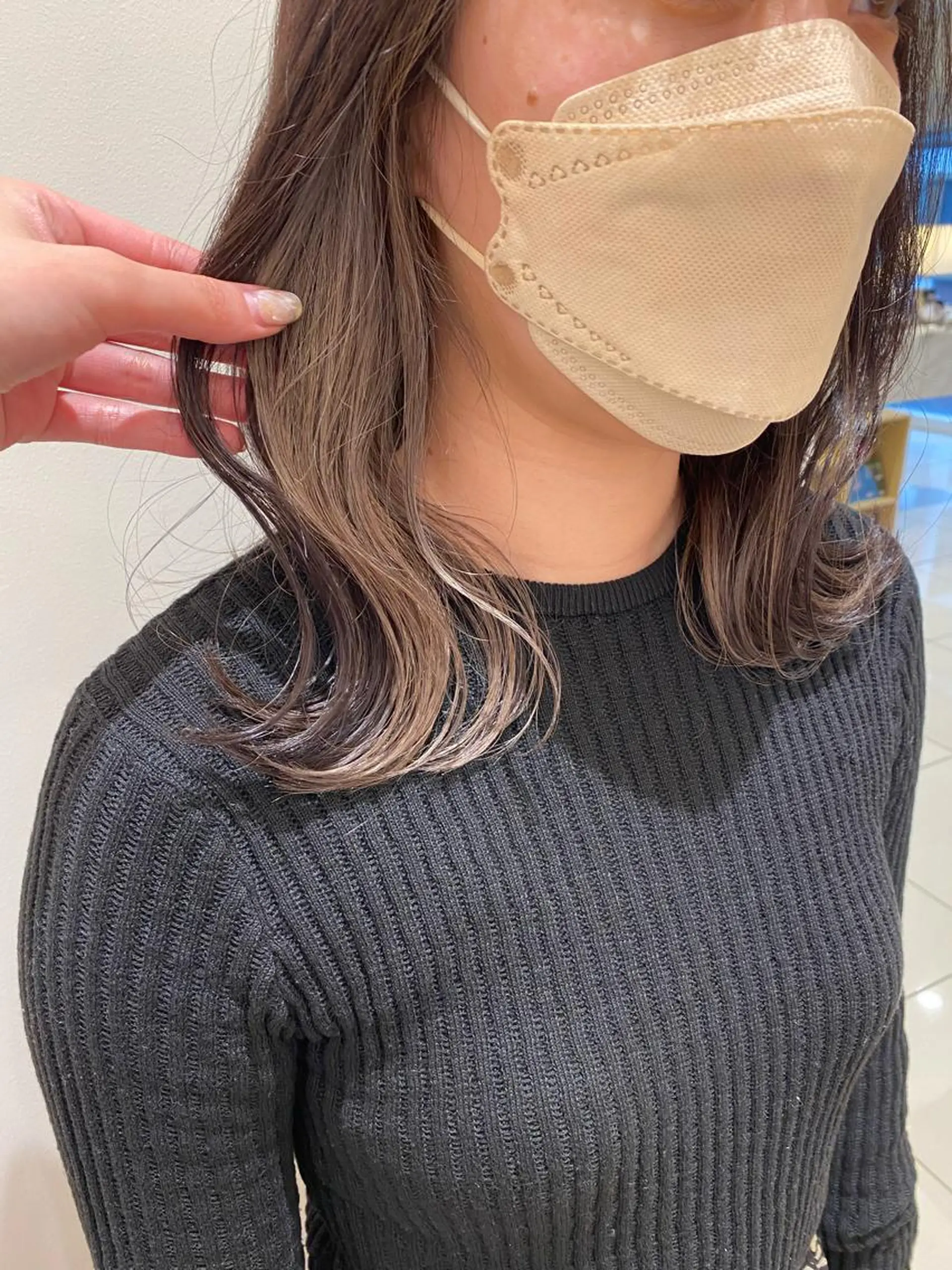 セミロング カラー ベージュカラー インナーカラー カット ヘアカラー トリートメント プレイングカラー🤍 細めハイライトのヘアスタイル