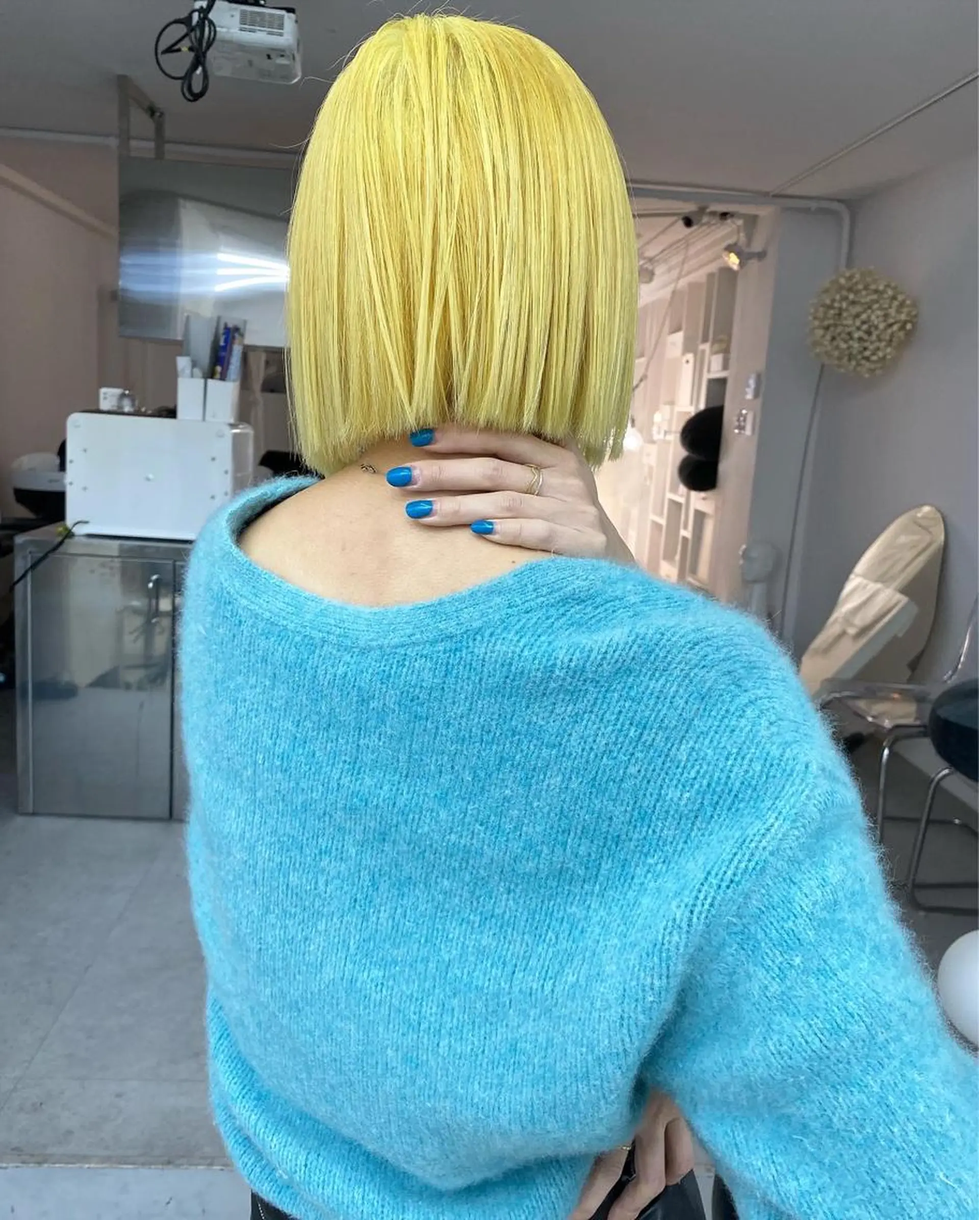 ショート カラー ブリーチ 抜きっぱなしブロンド ブロンド ハイトーンカラー イエローカラー 鈴木 漱一郎のヘアスタイル