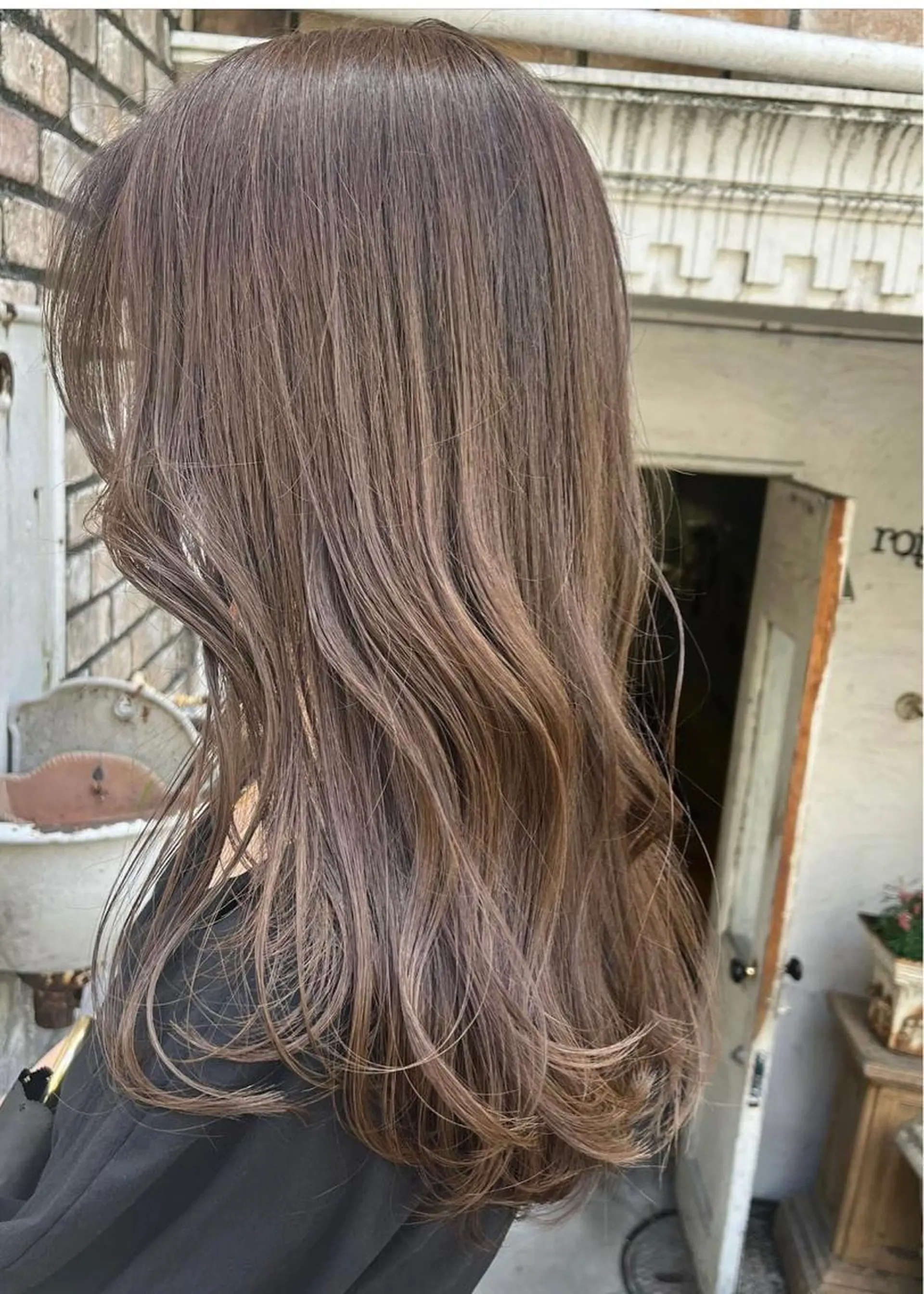 セミロング カラー ヘアアレンジ ベージュカラー グレージュ ハイライトカラー ラベンダーカラー ラベンダーベージュ カット ヘアカラー トリートメント レイヤー/グレージュ 🤍奥開梨恵のヘアスタイル