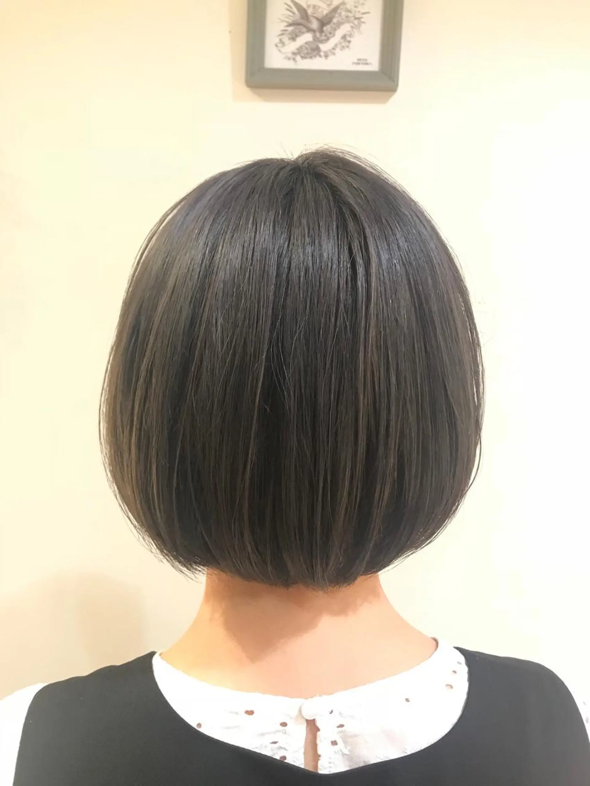 ショート カラー ヘアアレンジ ブリーチ グレージュ Neolive Cava 相模大野店所属・sola: neoliveのヘアスタイル