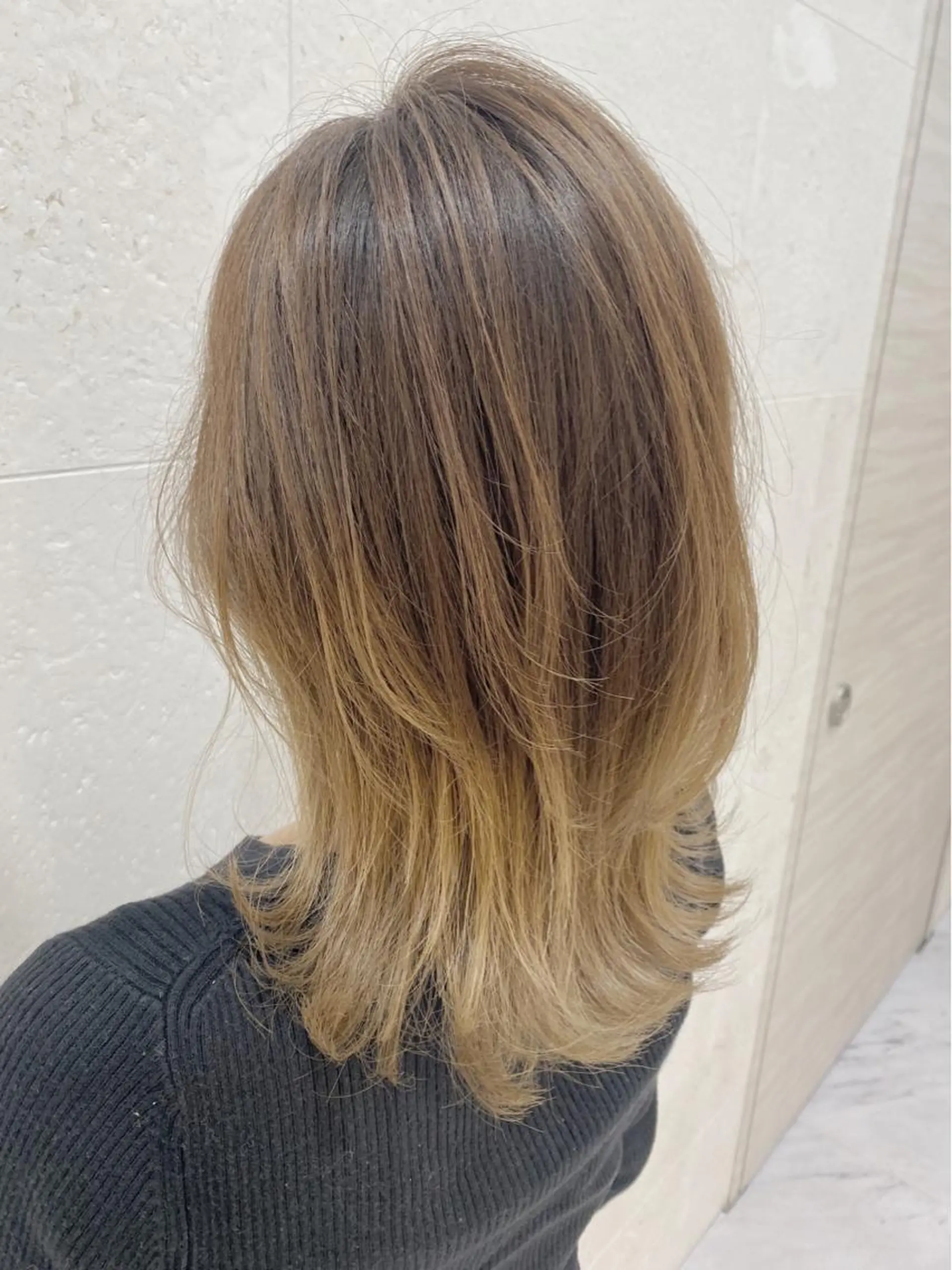 ミディアム カラー バレイヤージュ レイヤーカット shanti 渡辺新也✂️のヘアスタイル