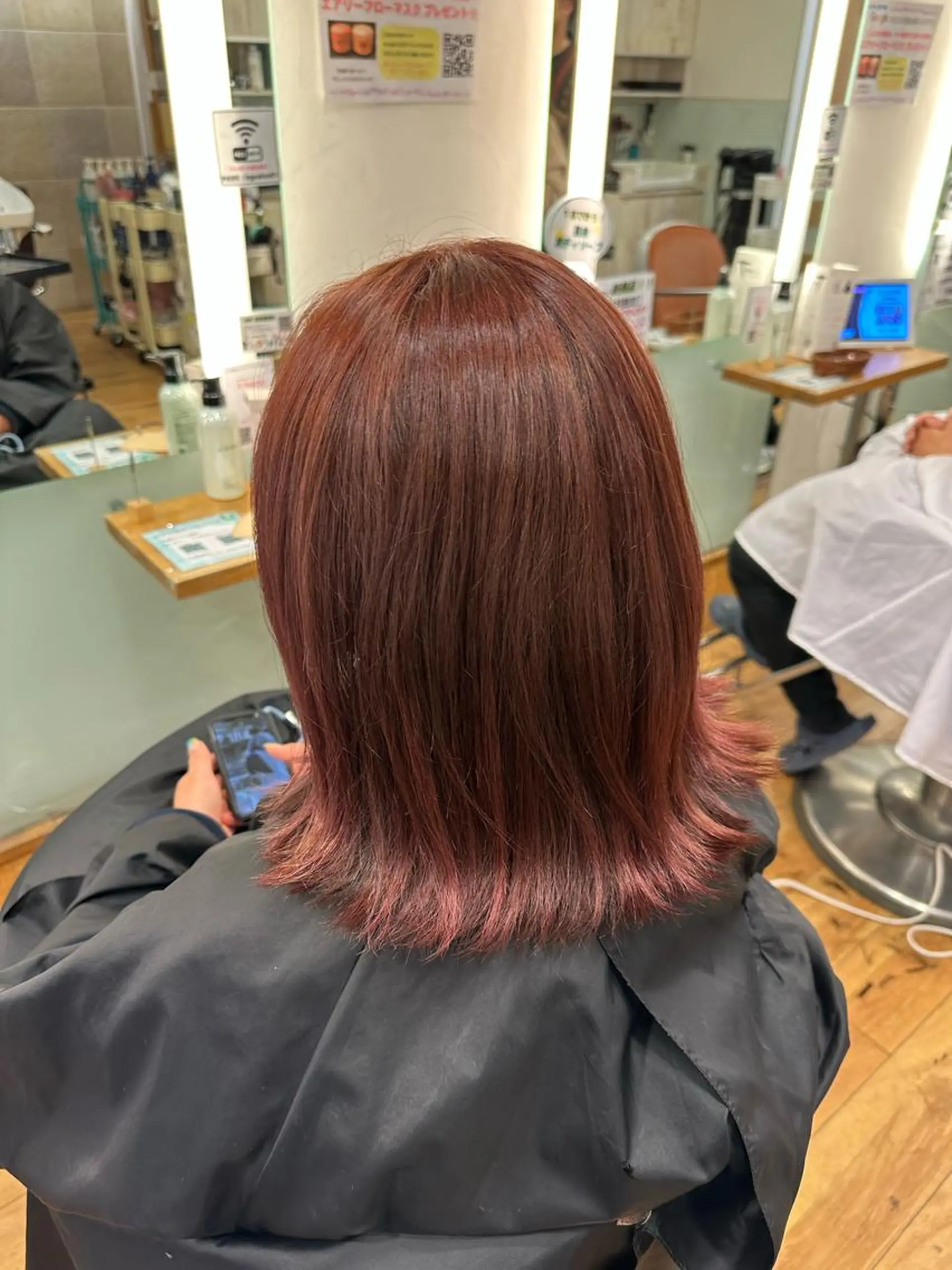 ミディアム カット ヘアカラー トリートメント 茅ヶ崎/ハイトーン /レイヤーカットのヘアスタイル
