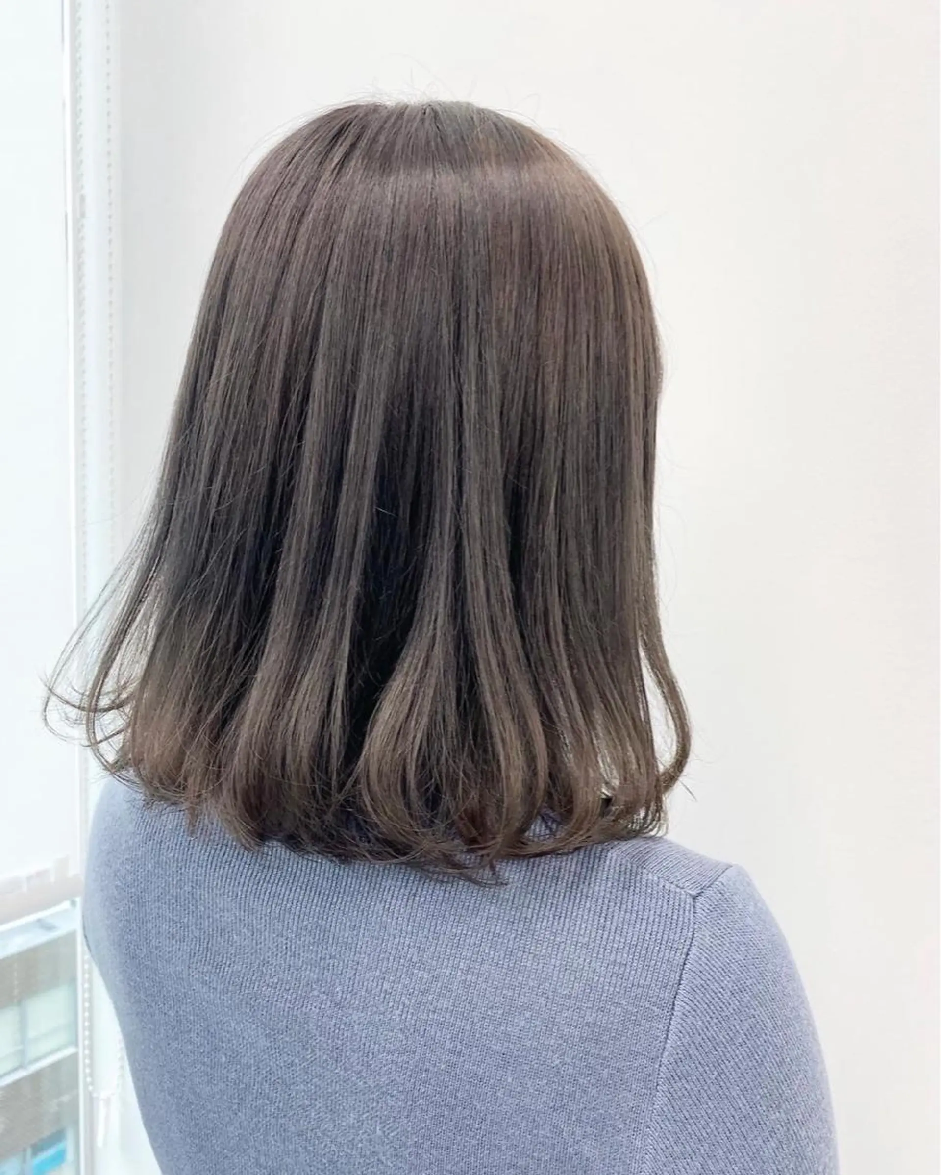ミディアム カラー 透明感カラー ダークグレー ダークグレージュ グレージュ カット ヘアカラー トリートメント 【ブリーチカラー】 🌈ALIVE若山葵のヘアスタイル
