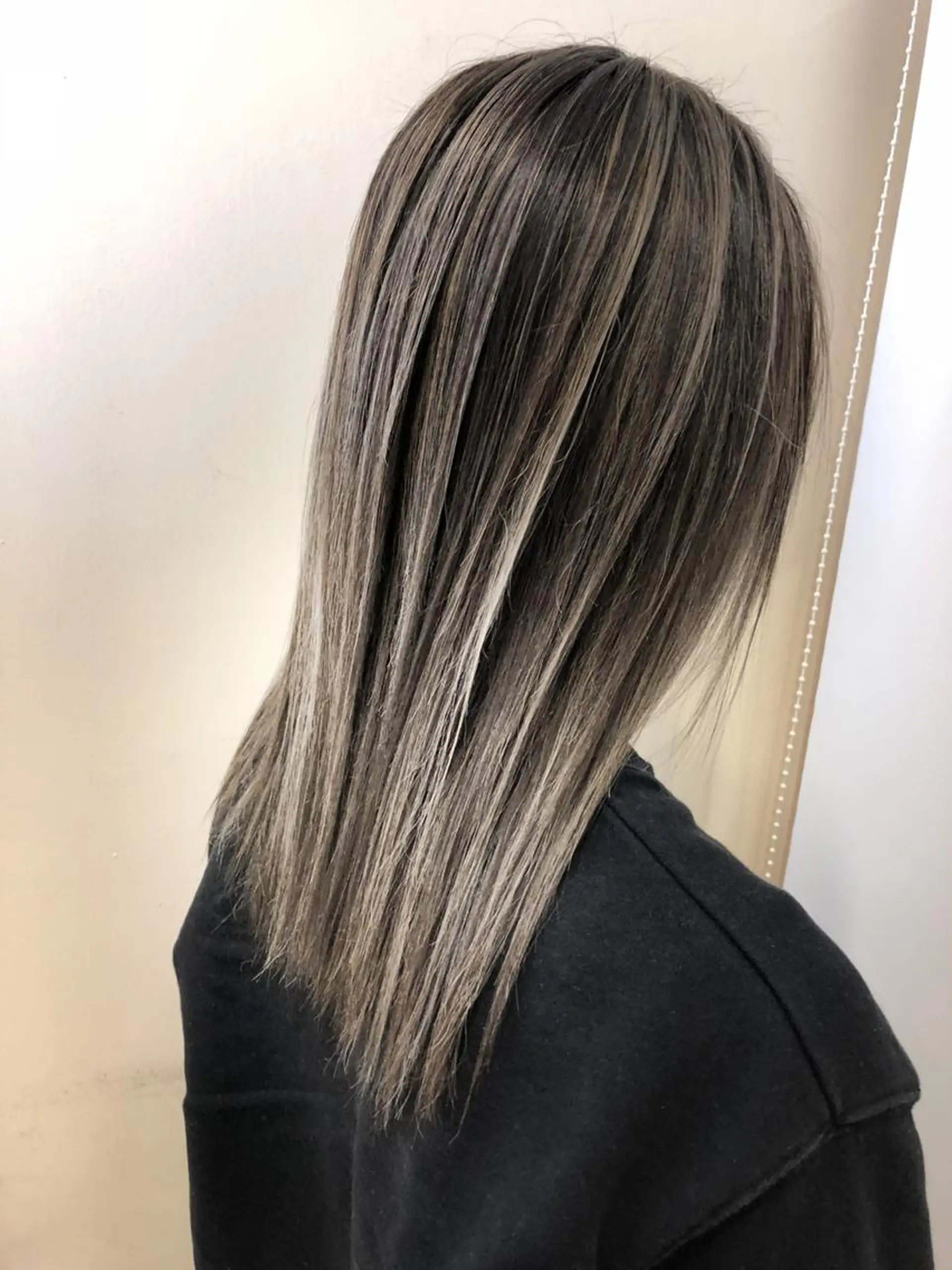 セミロング カラー グラデーションカラー ハイライトカラー ハイライト WONK. ウォンク 心斎橋のヘアスタイル