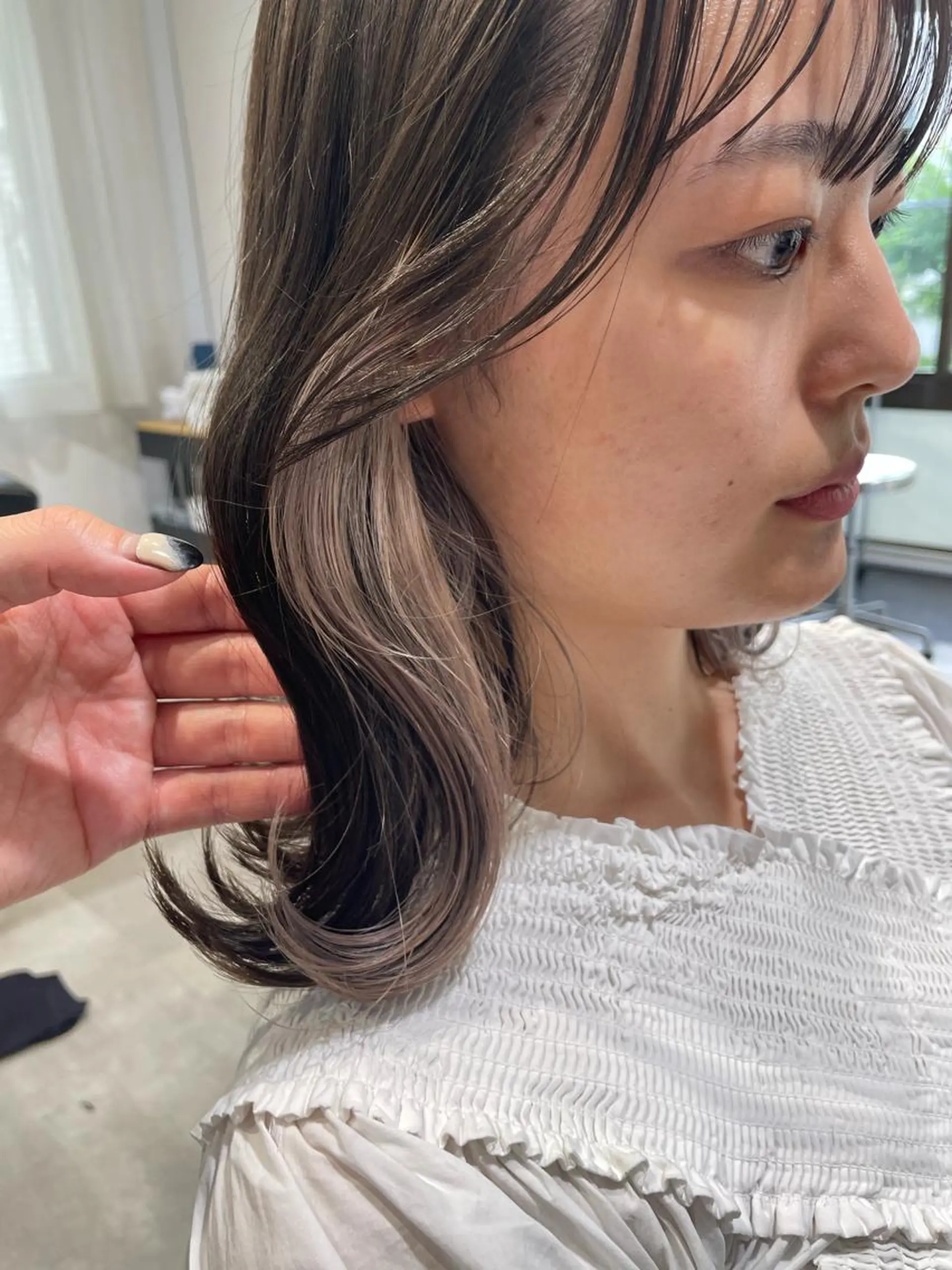 ミディアム カット ヘアカラー トリートメント ハイトーンイヤリング カラー清水隆央のヘアスタイル