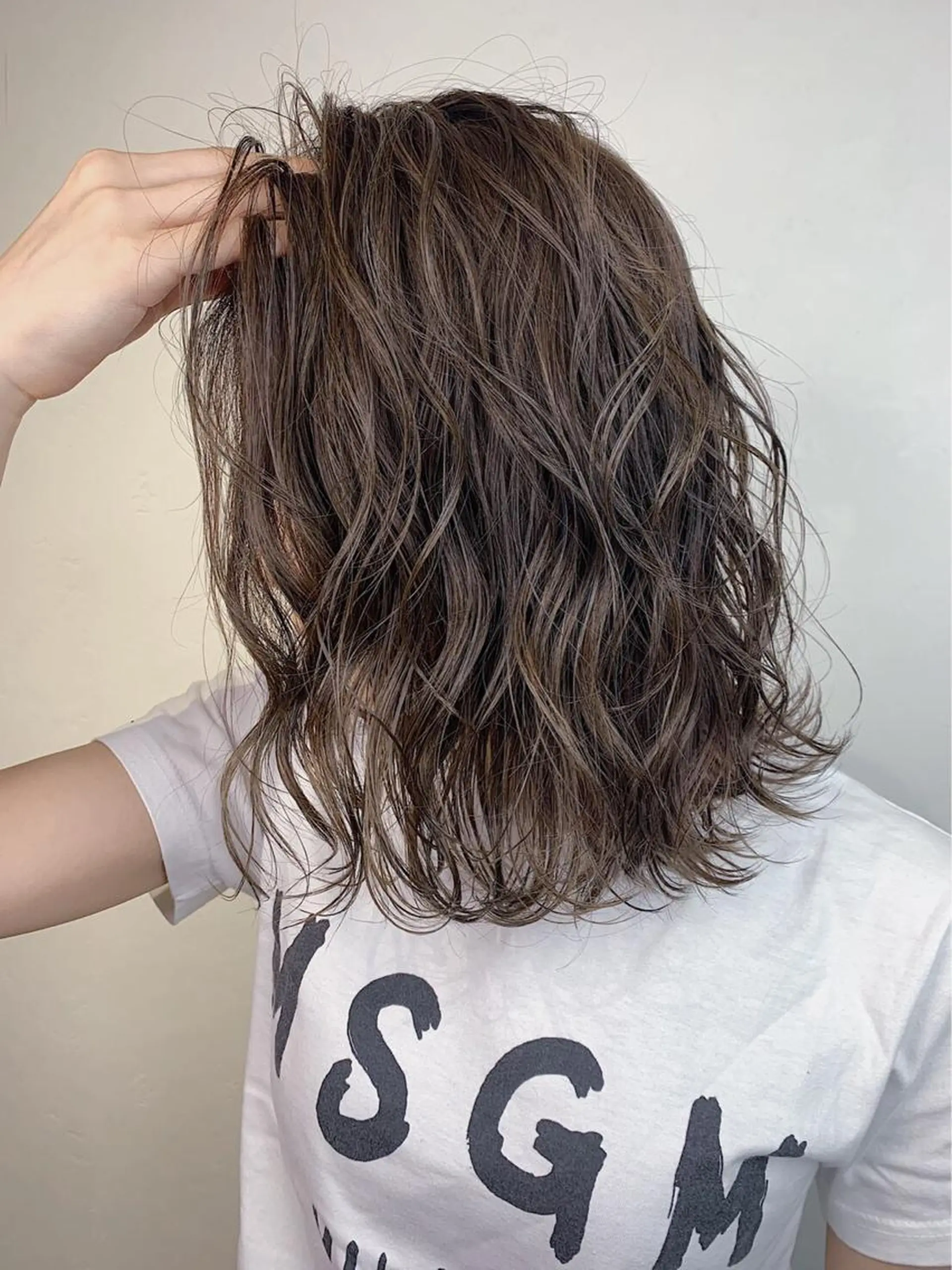 ミディアム カラー _WHITE＋ 南海難波店のヘアスタイル