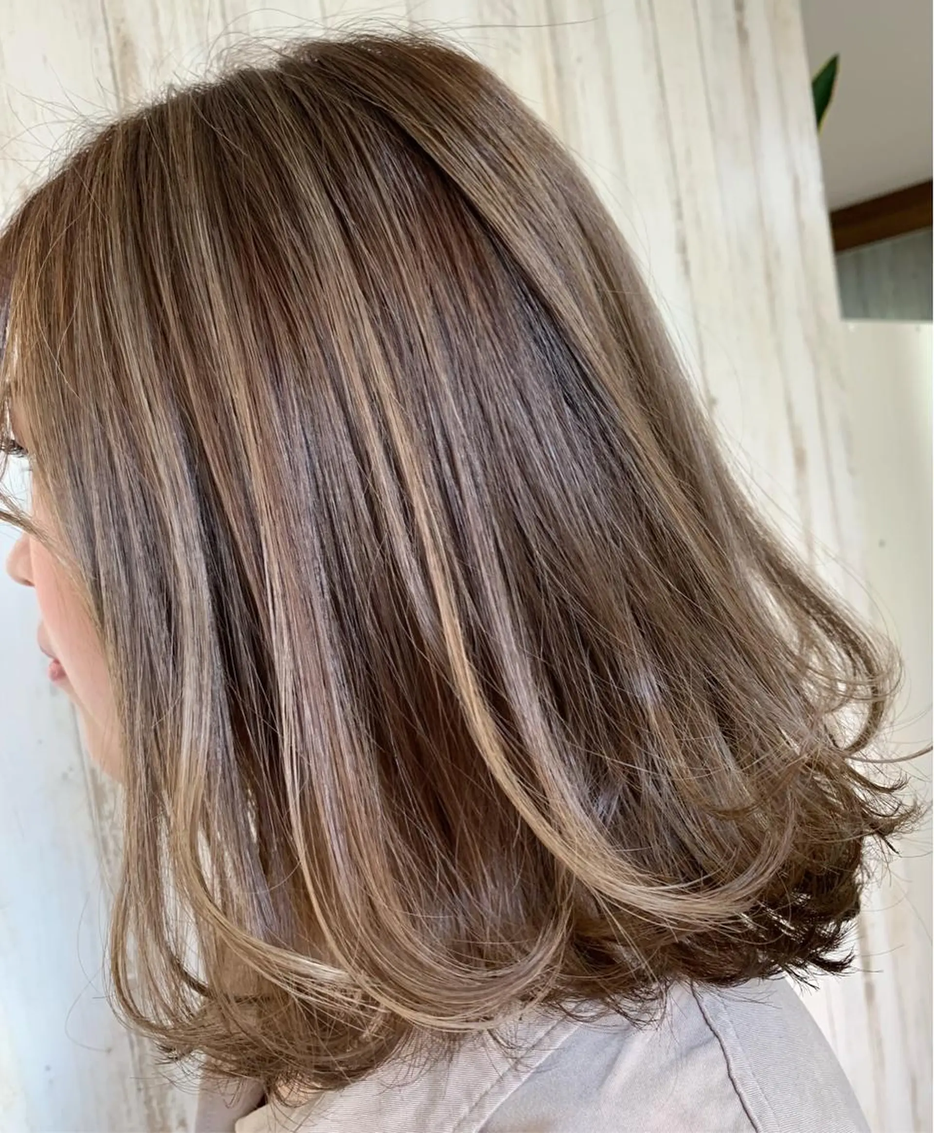 ミディアム カラー HAIR&MAKE.sia所属・心斎橋ボブ 好原良真のヘアスタイル