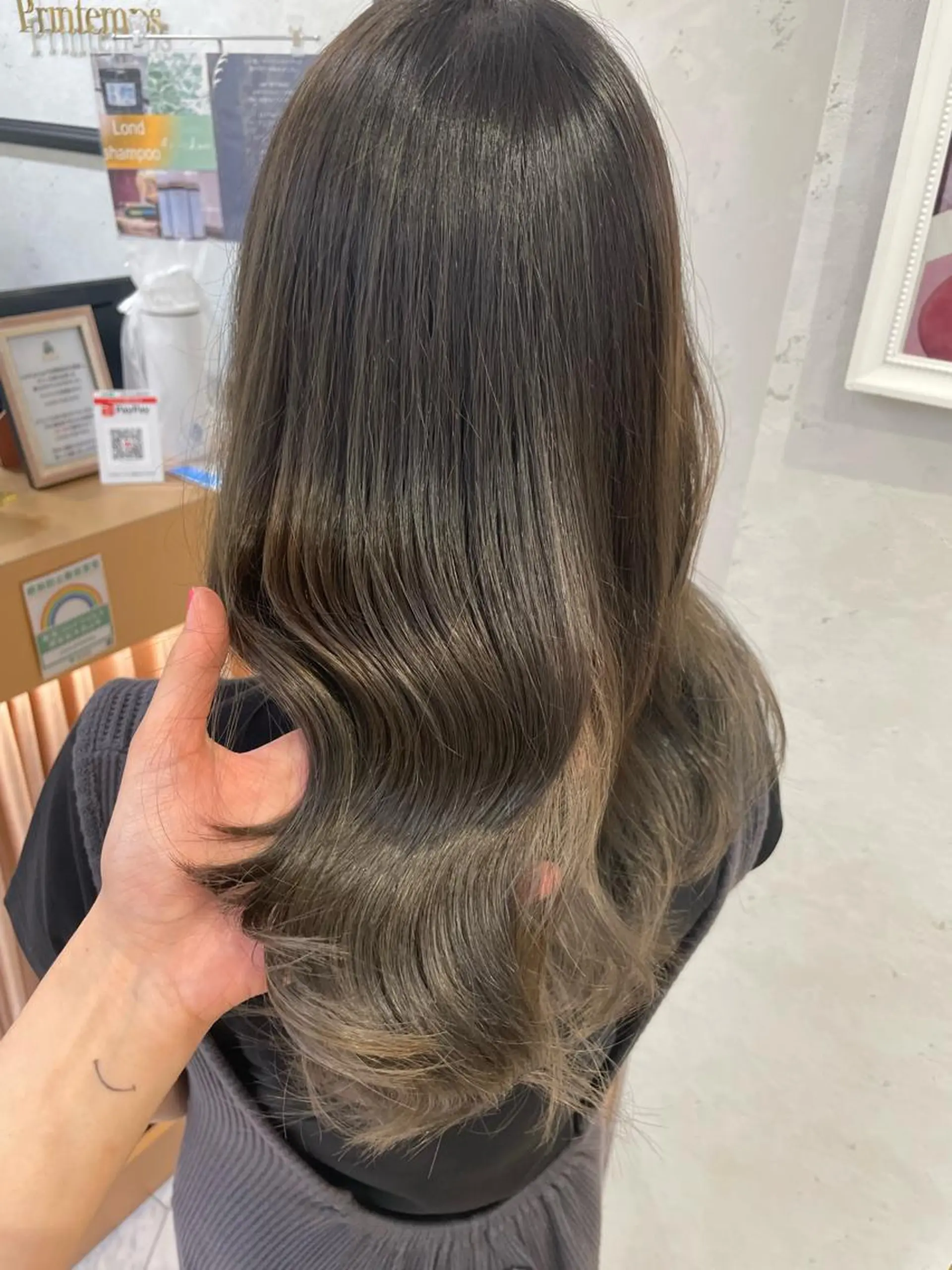 セミロング ♥️ブリーチ/ボブ/ レイヤー♥️maiのヘアスタイル