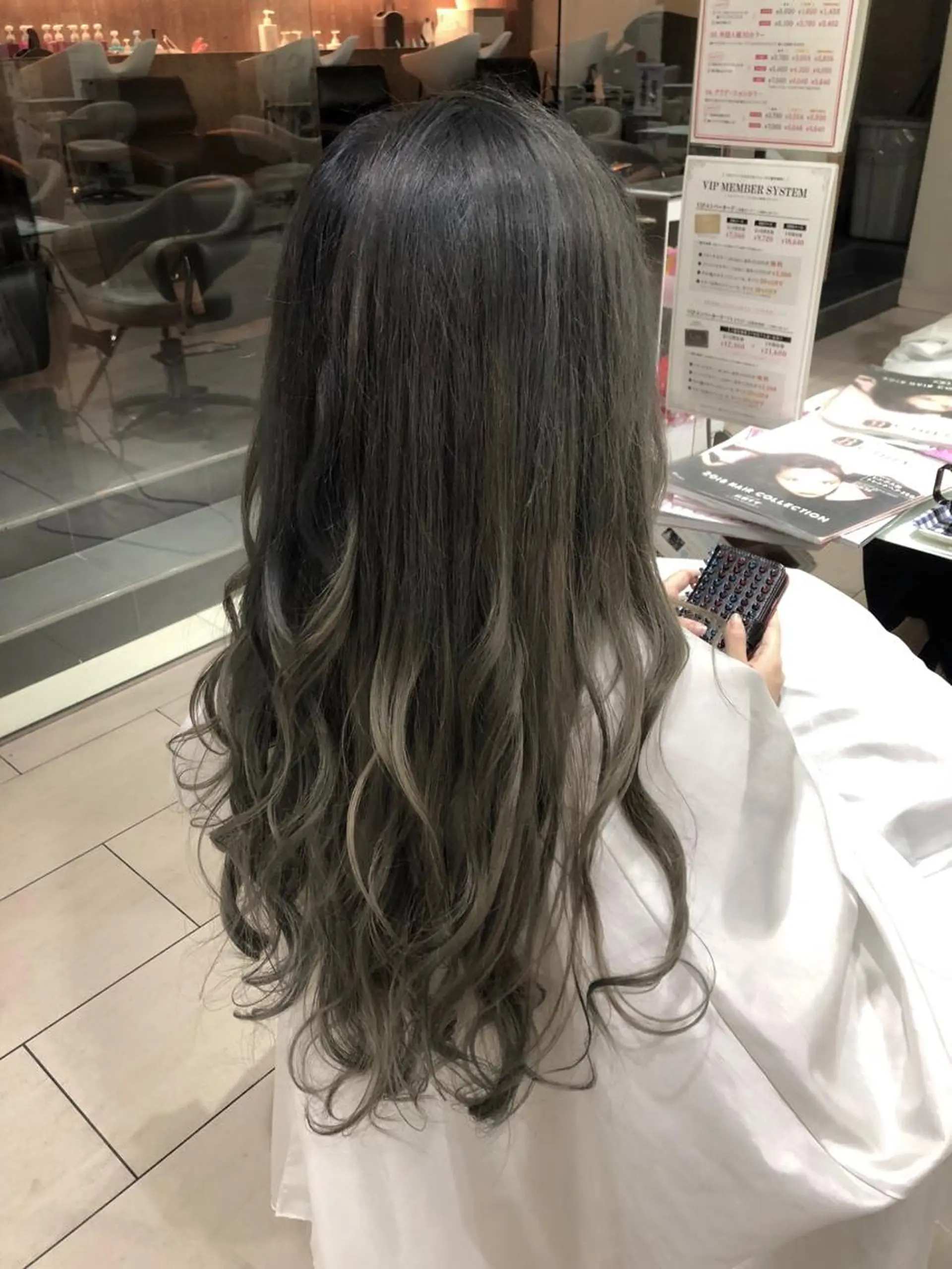 ロング アッシュ ブリーチ/髪質改善 前田志穂のヘアスタイル