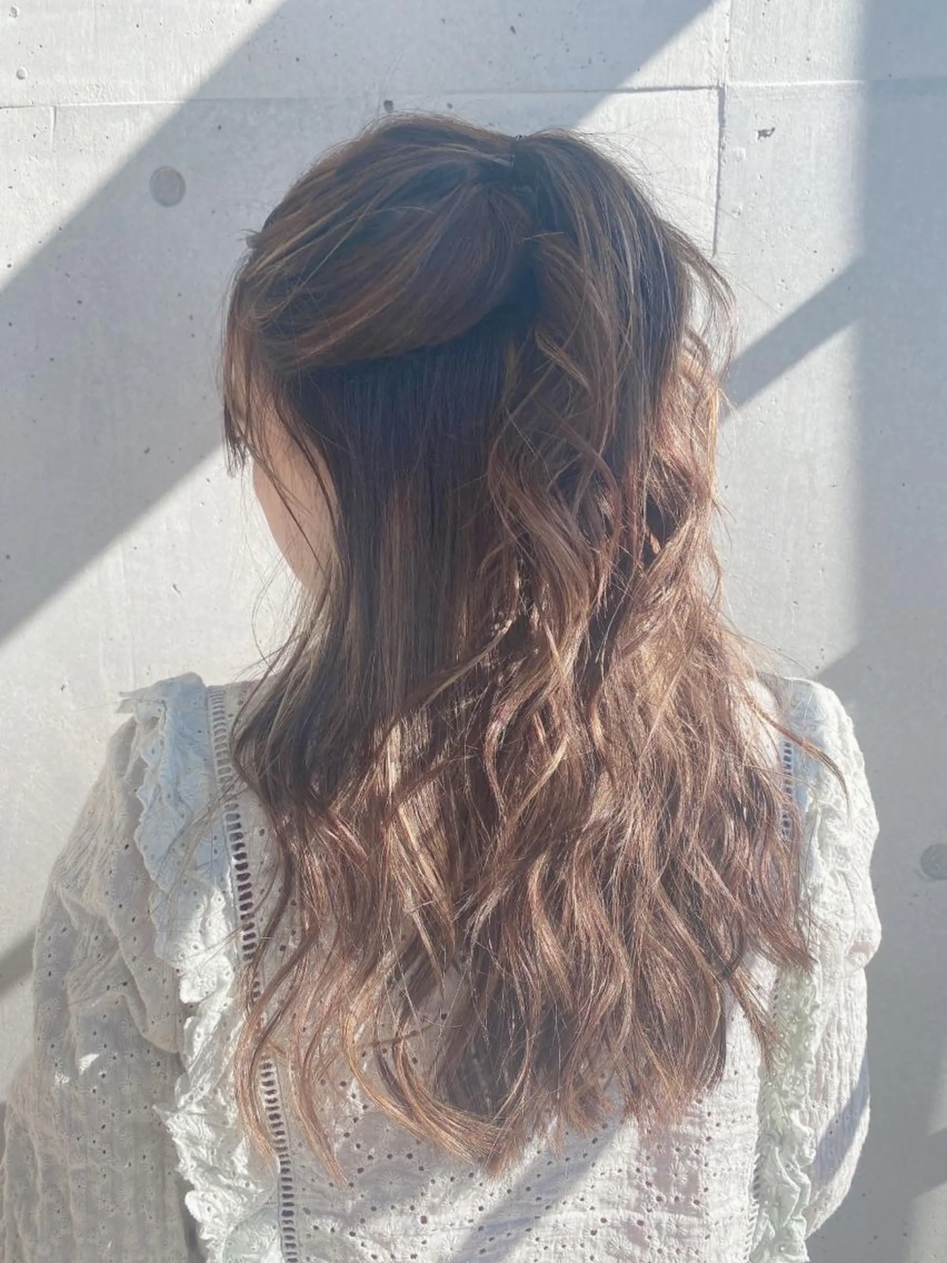 ロング カラー ハイライトカラー ハイライト ma naのヘアスタイル