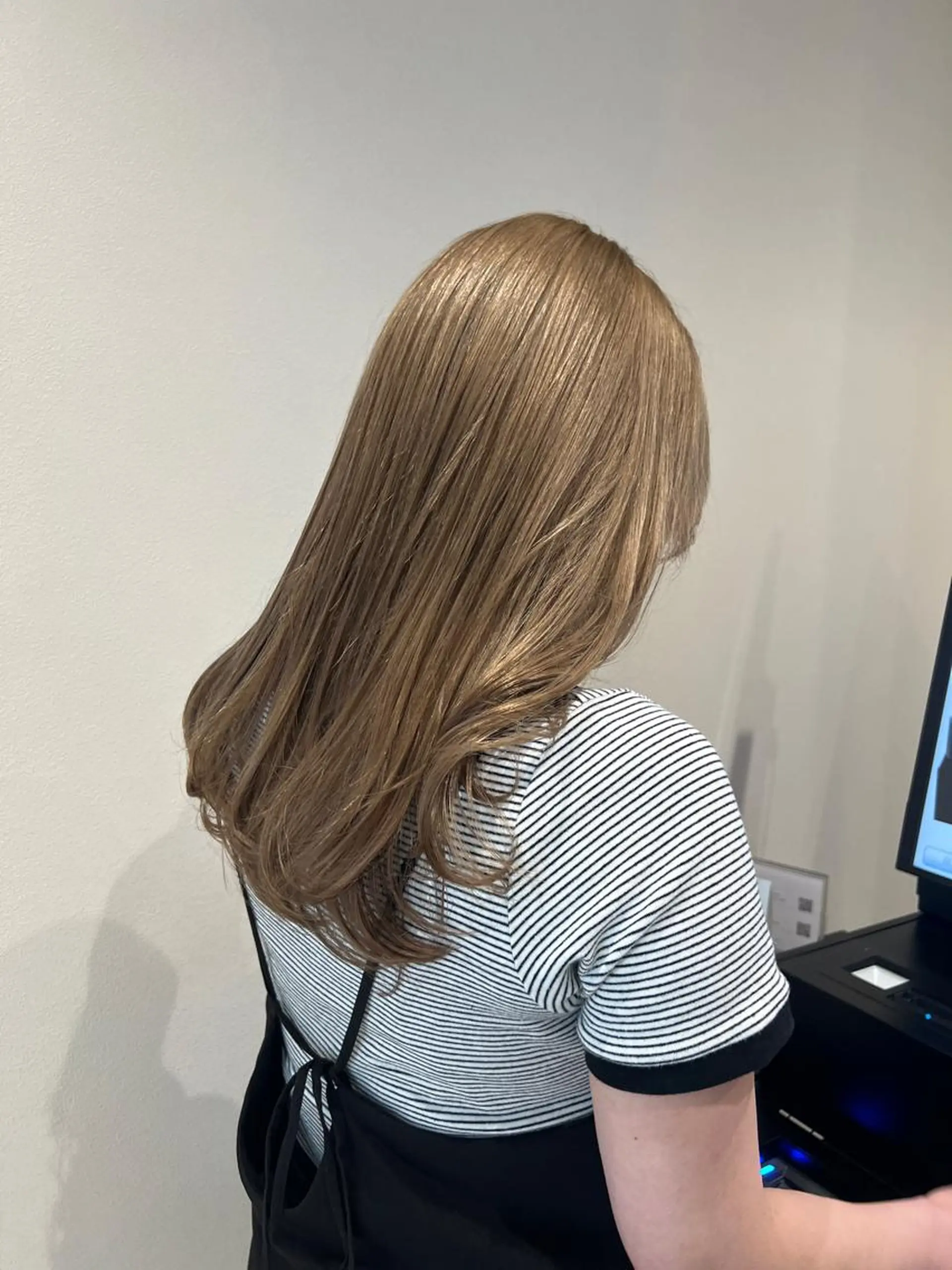 ミディアム ヘアカラー 顔タイプ診断®︎ ハイトーンカラーのヘアスタイル