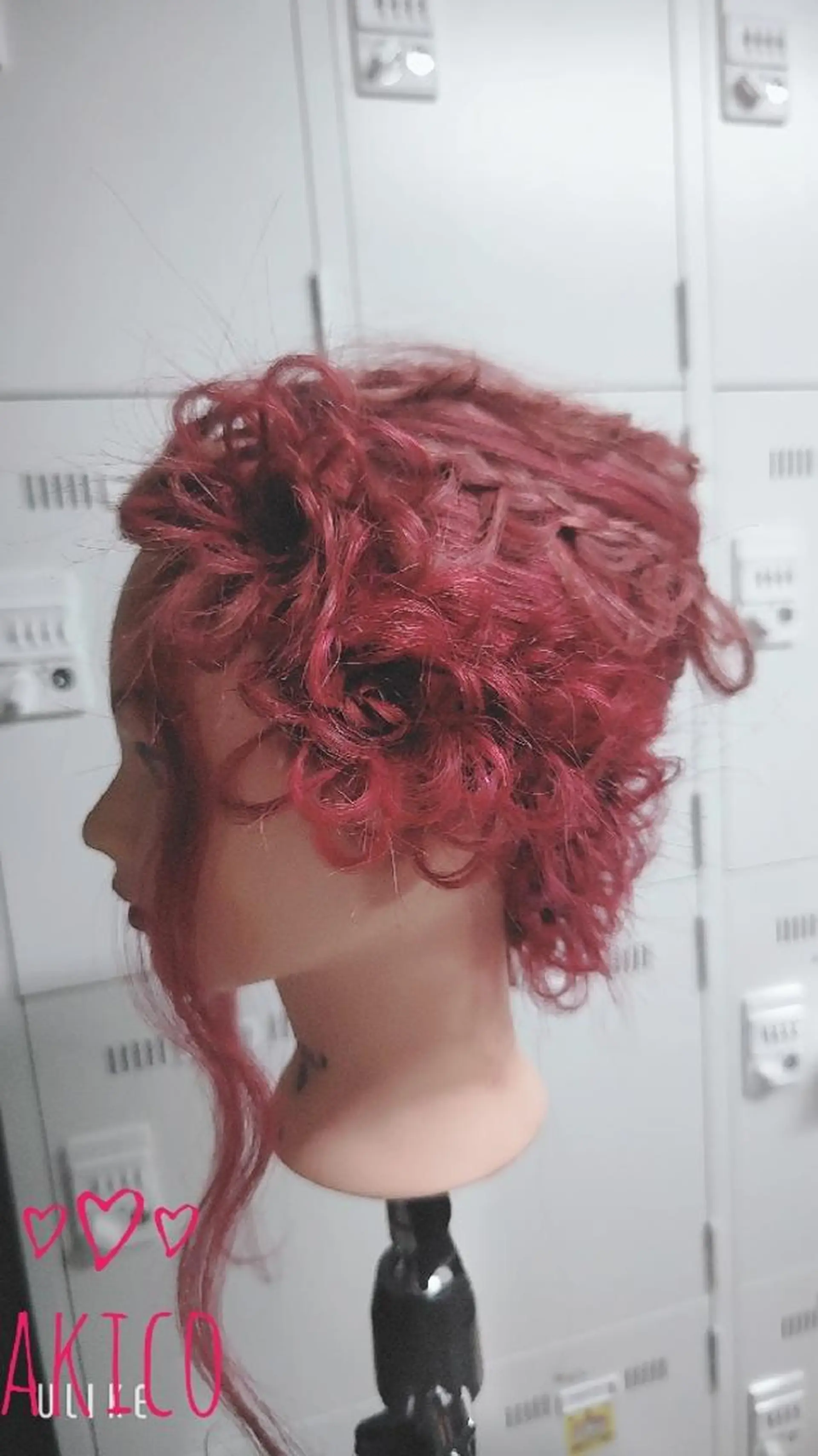 カラー ヘアアレンジ ロング 夜会巻き LUXBE GALLERY なんば駅前店所属・ラックスビーギャラリ ー AKICOのヘアスタイル