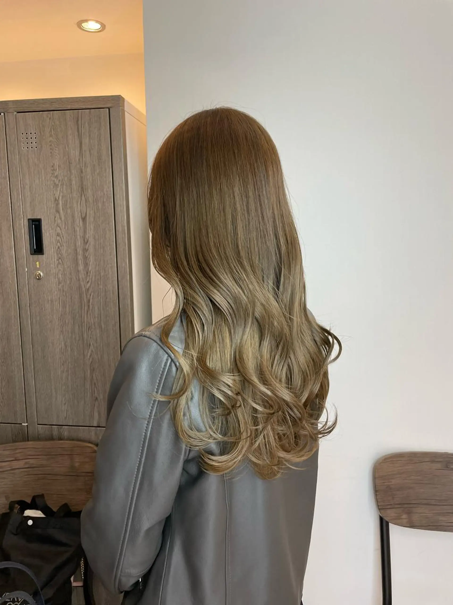 セミロング カット ヘアカラー トリートメント ヘッドスパ 🌻透明感韓国🌻 横山隆之介のヘアスタイル