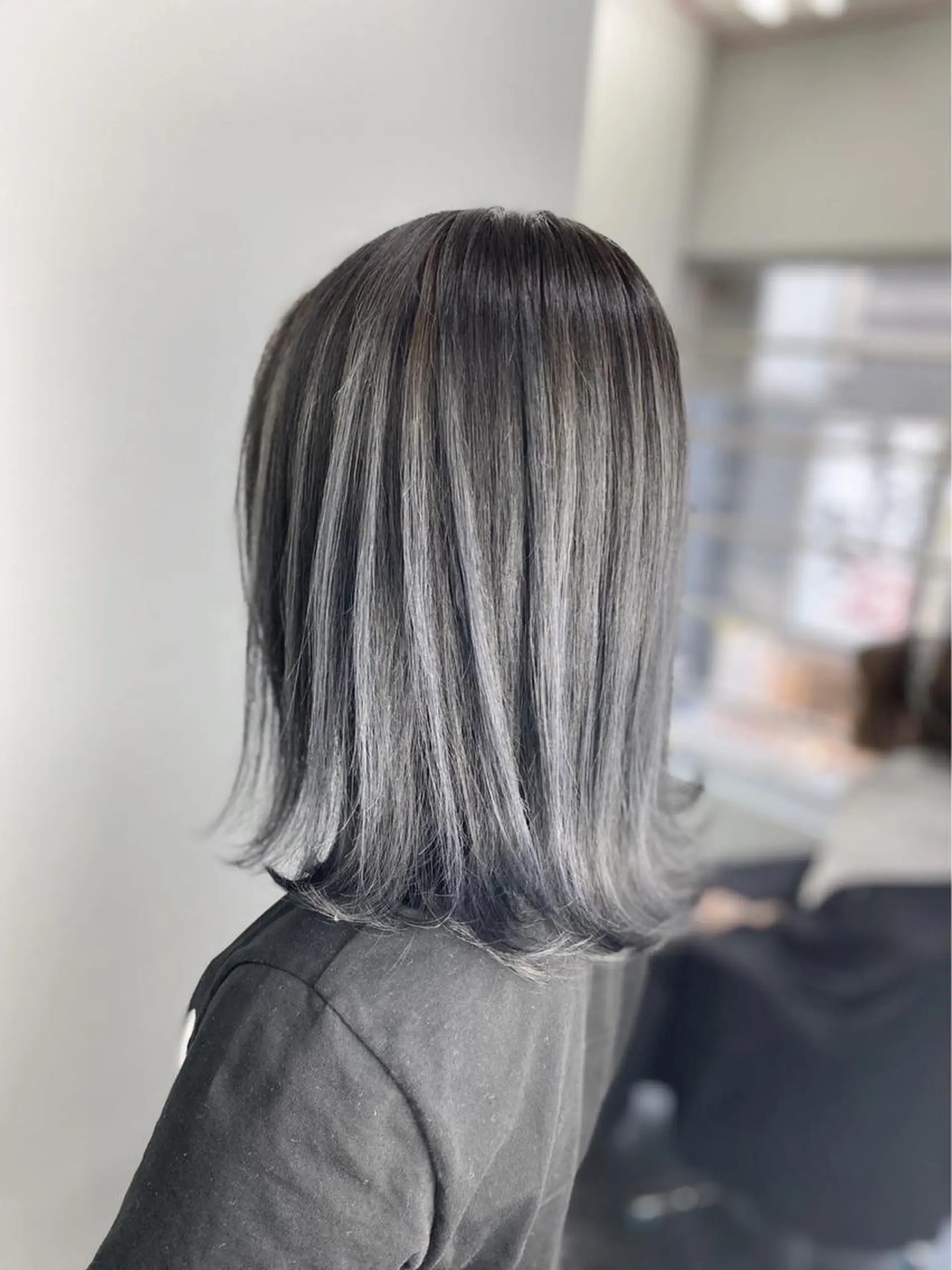 ミディアム メンズ ブリーチ特化型✂️ ハイトーンカラー👨のヘアスタイル