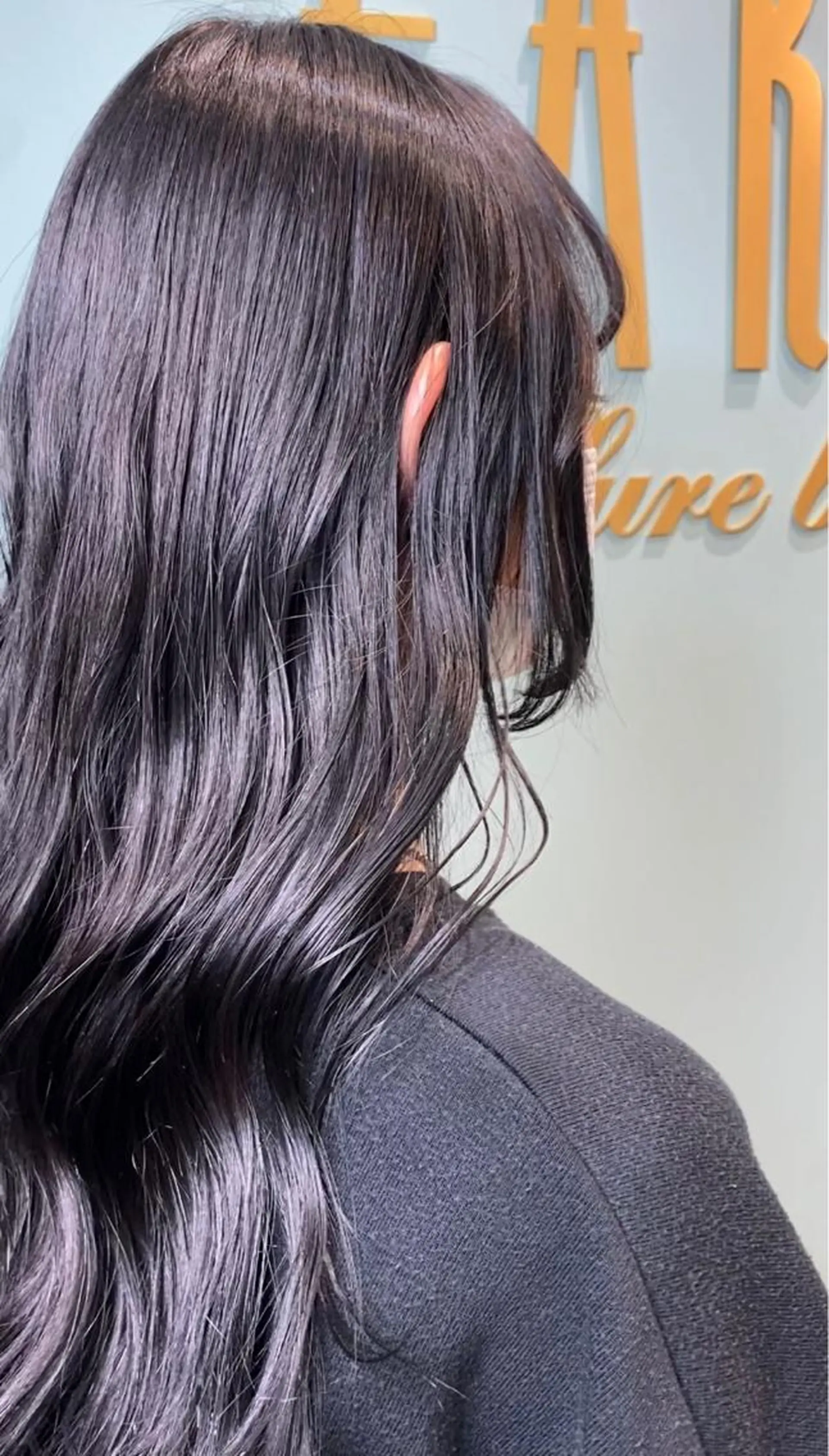 ロング カラー 黒髪 ブリーチ ブルーカラー ブルーブラック ブリーチなしカラー 磯田 冬弥のヘアスタイル