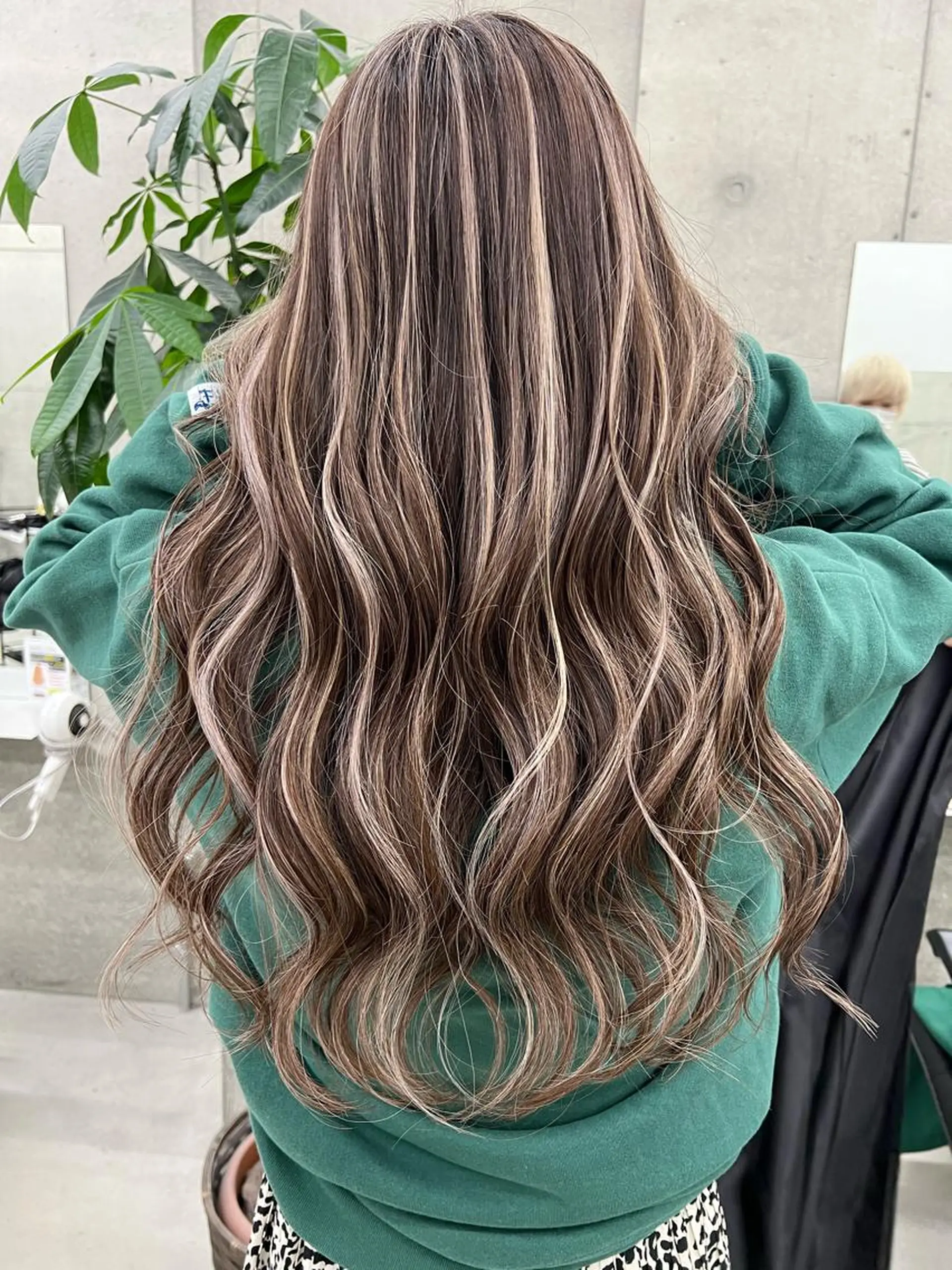 ロング LINOET名古屋所属・ダブルカラー🩶上村 純妃🩶名駅徒歩5分のヘアスタイル