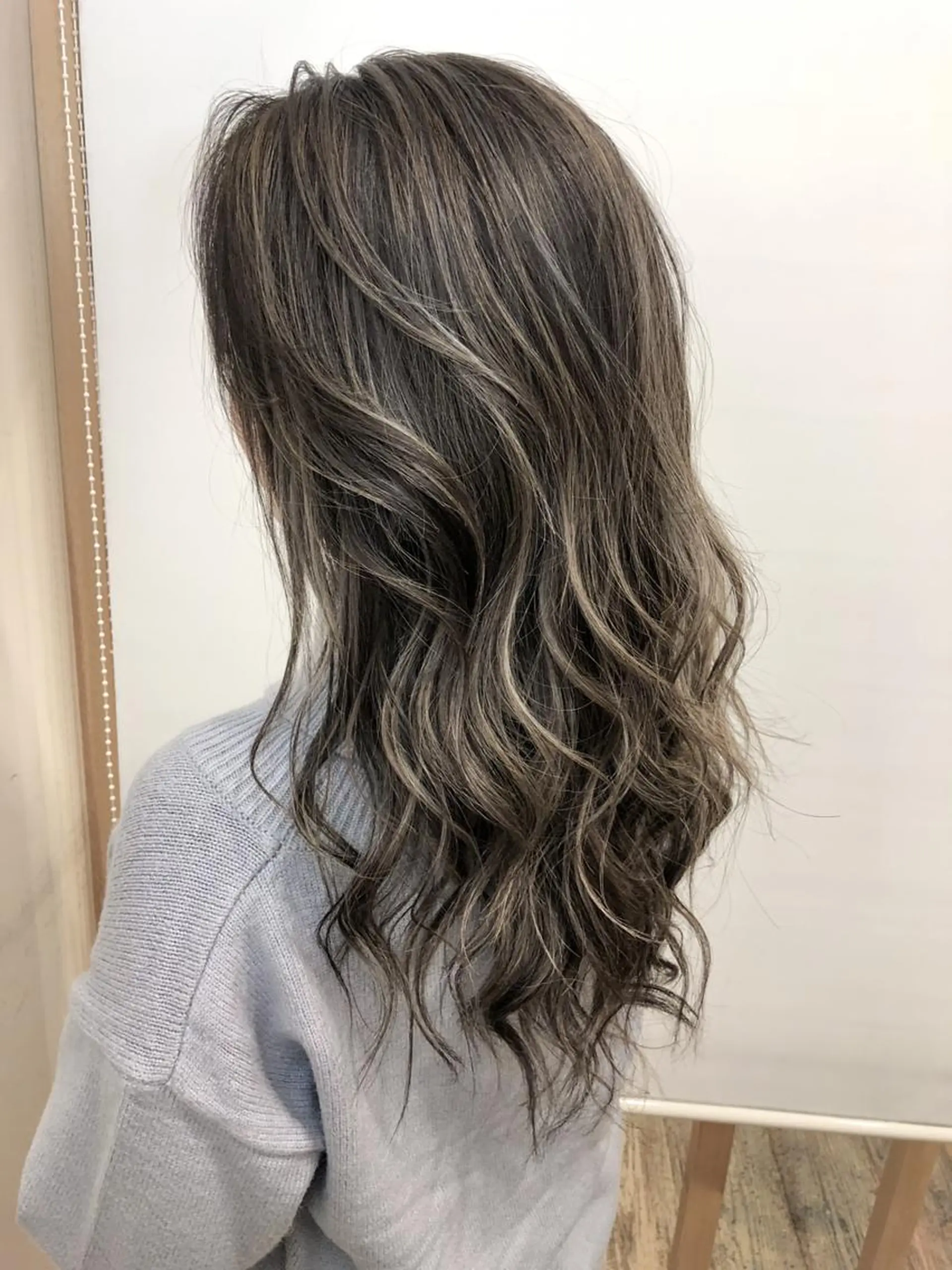 セミロング カラー ハイライトカラー ハイライト WONK. ウォンク 心斎橋のヘアスタイル