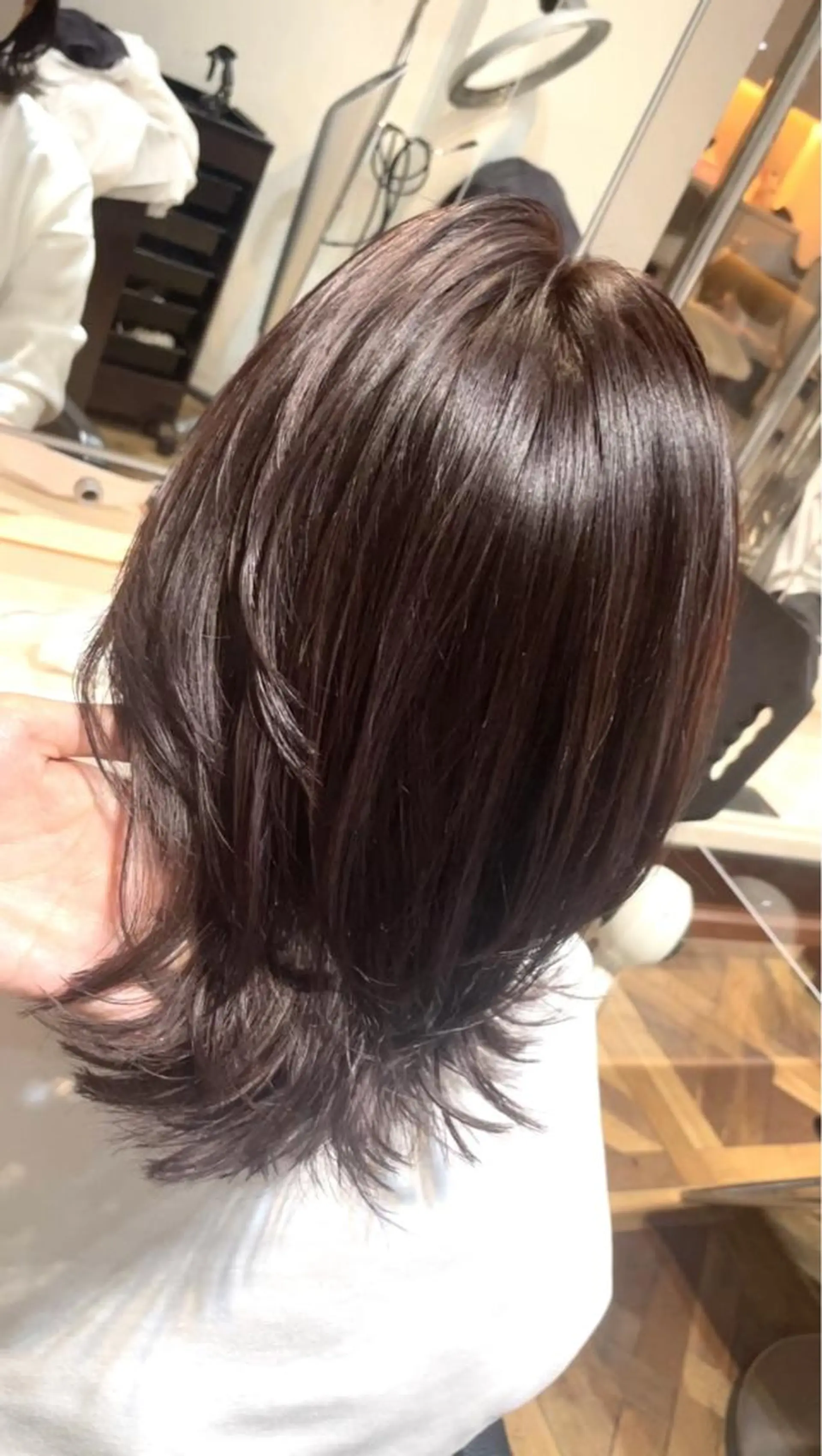 ミディアム カラー グレージュ ラベンダーカラー ラベンダーグレージュ ラベンダーグレー レイヤーカット カット ヘアカラー トリートメント BEBE所属・ブリーチなし 透明感カラーKANAのヘアスタイル