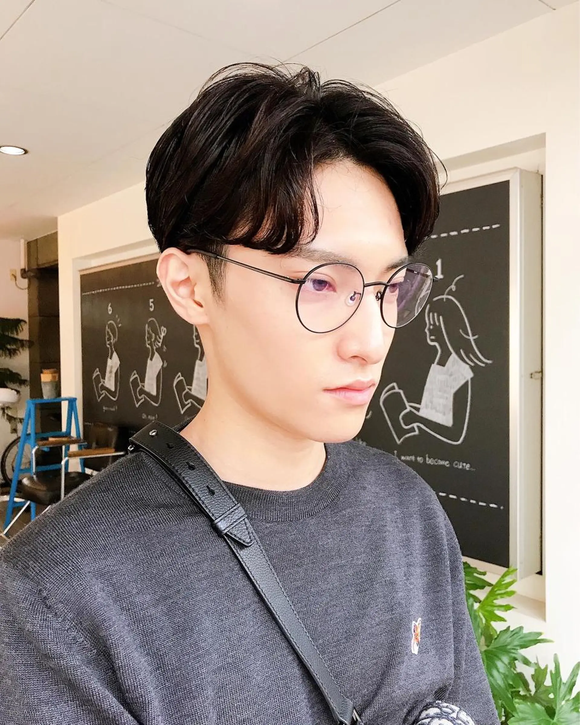 ショート メンズ センターパート メンズパーマ カット トリートメント メンズパーマ タカキリョウのヘアスタイル