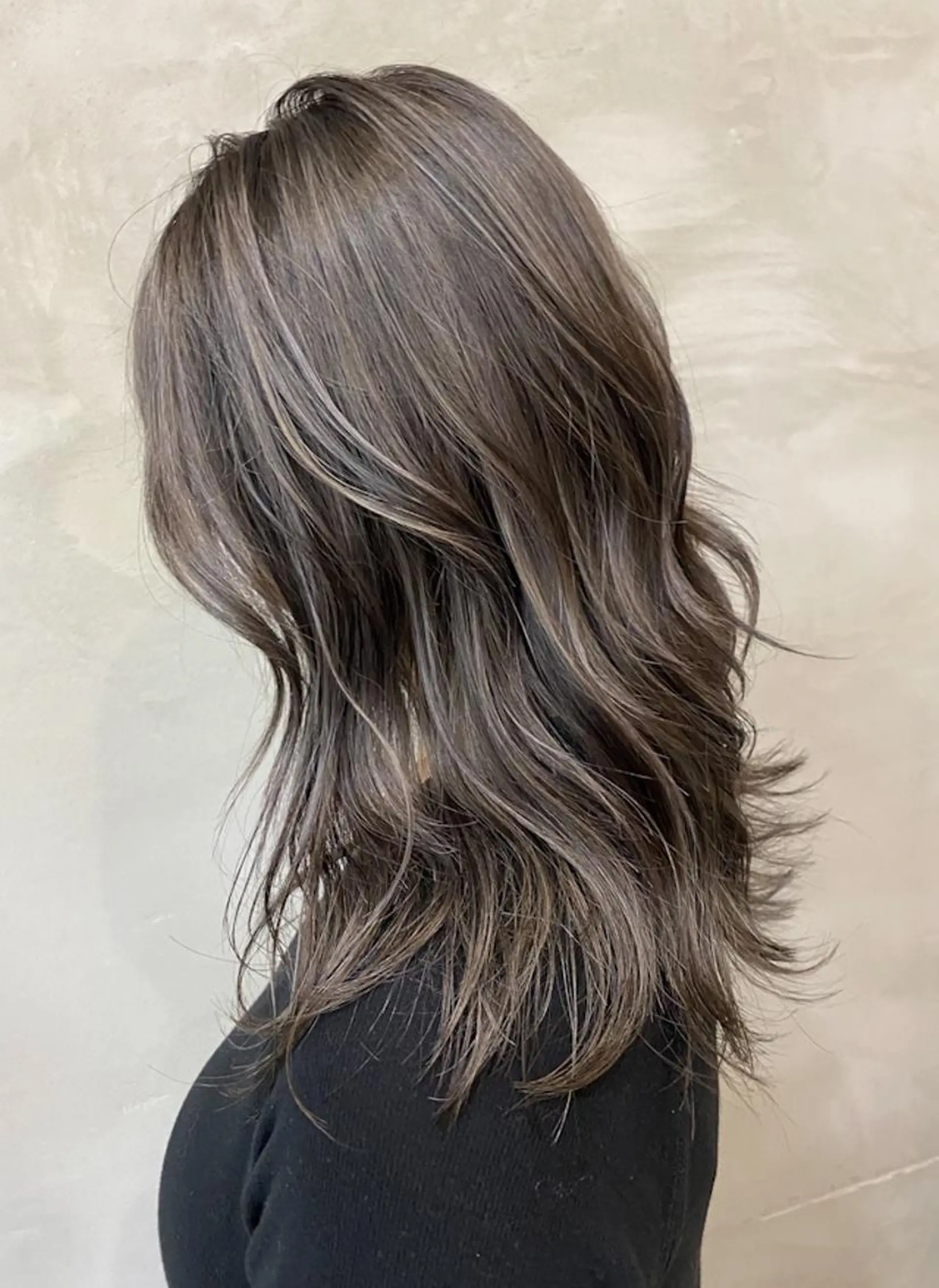 セミロング カラー ダークグレー ハイライトカラー ハイライト カット ヘアカラー トリートメント pesca 長町南店 OIKAWAのヘアスタイル