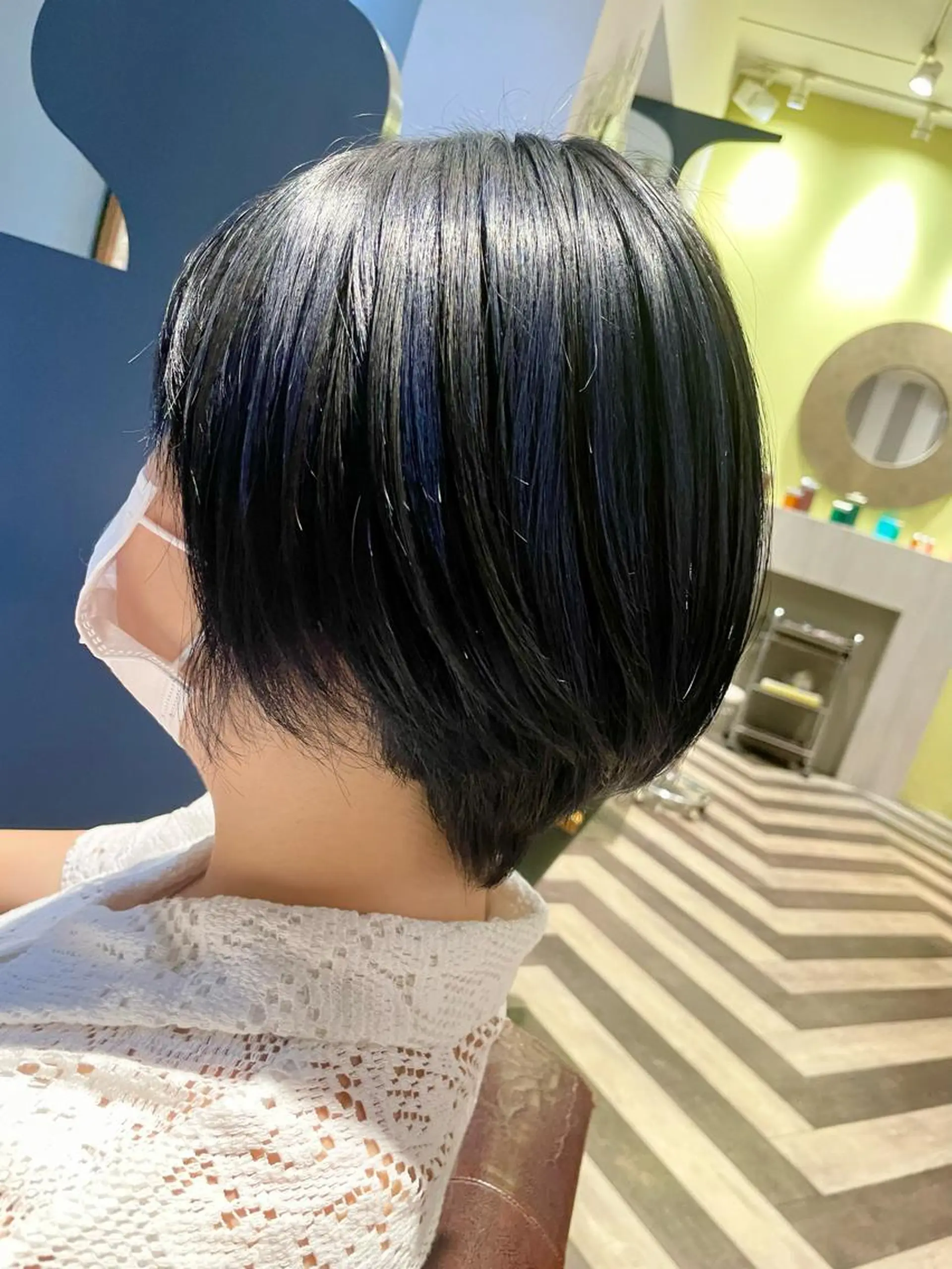 カラー 黒髪 ブルーカラー ブルーブラック メッシュ 内藤 すずなのヘアスタイル