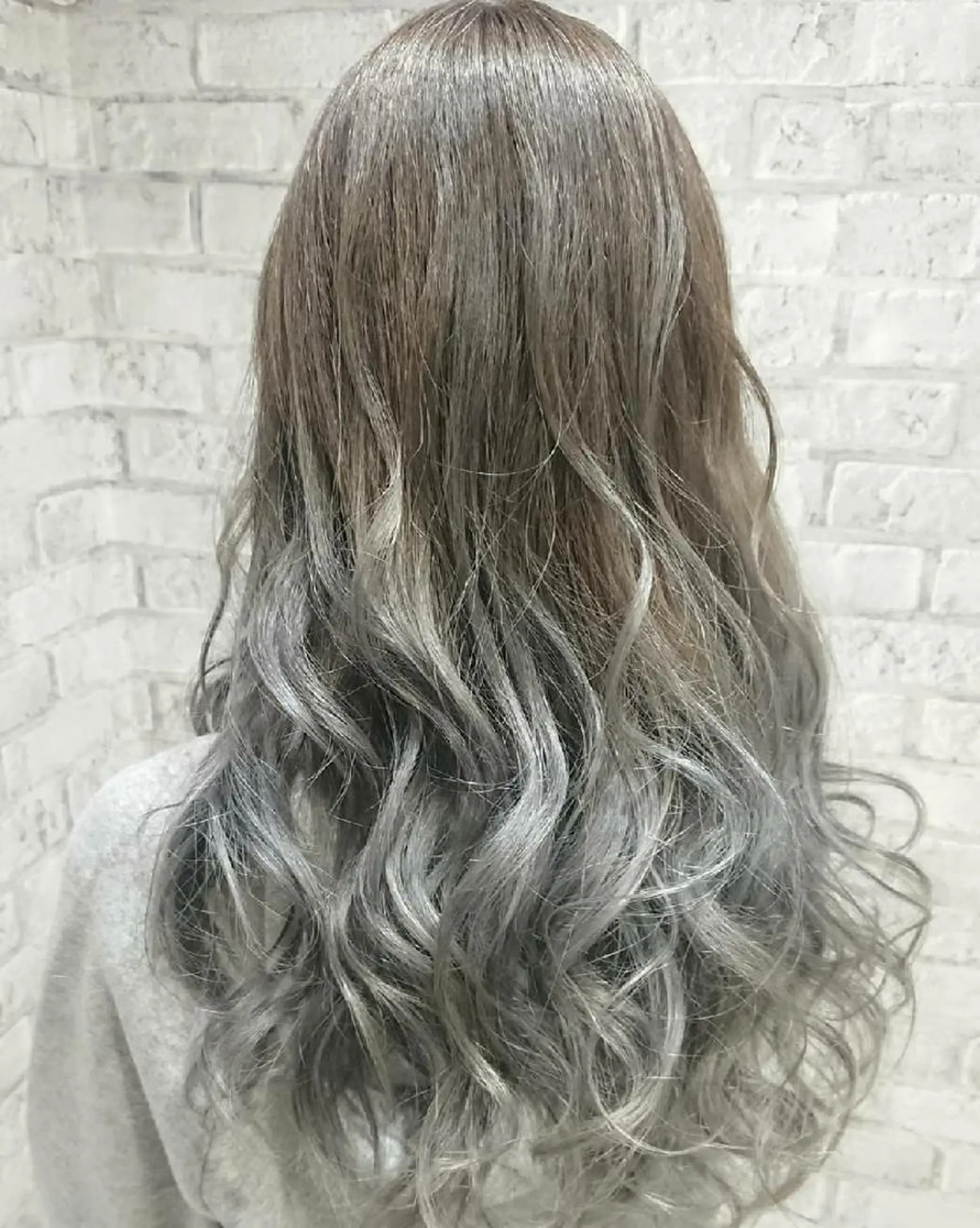 セミロング アッシュ ヘアカラー トリートメント 秋山 幸太のヘアスタイル