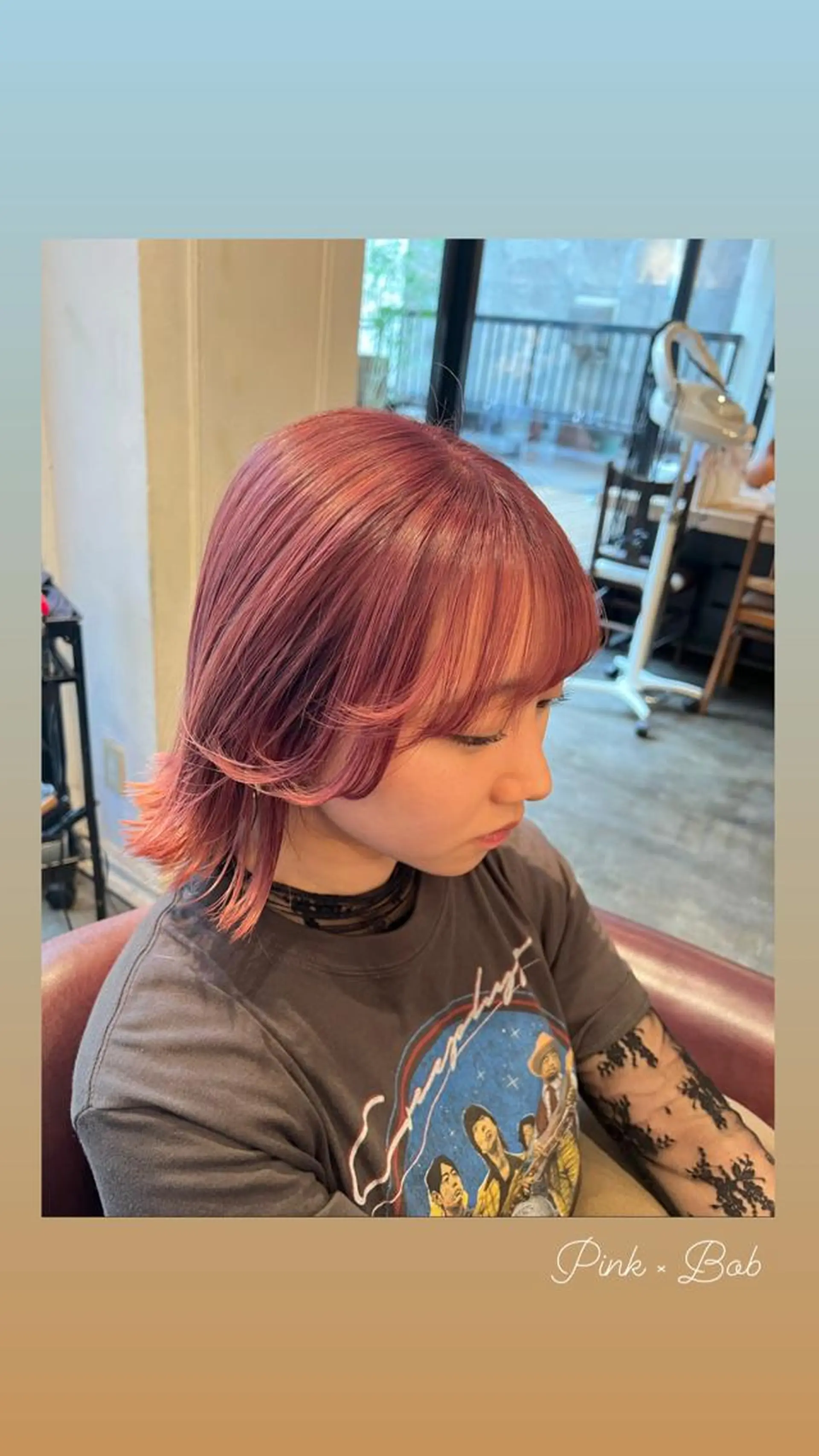 ミディアム カラー ハイトーンカラー ピンクカラー ボブ カット ヘアカラー トリートメント ハイライト/インナー /ブリーチ/レイヤーのヘアスタイル