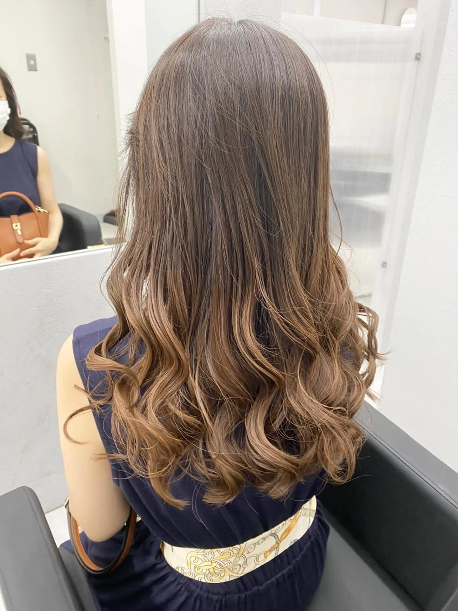ロング ヘアカラー トリートメント ミルクティーカラー 🌈店長クボのヘアスタイル