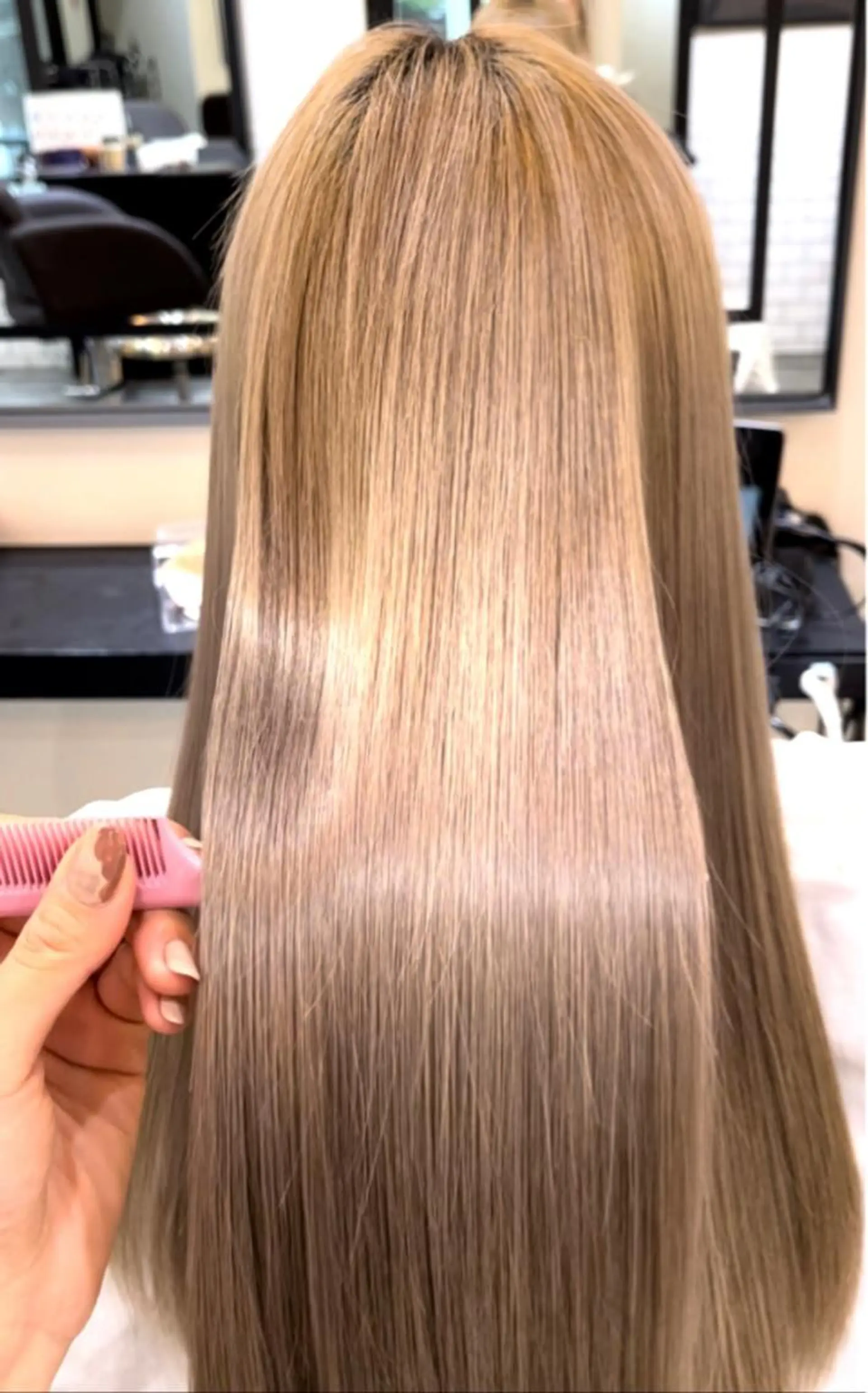 ロング ハイトーンヘアセット 🦋yuri🦋のヘアスタイル
