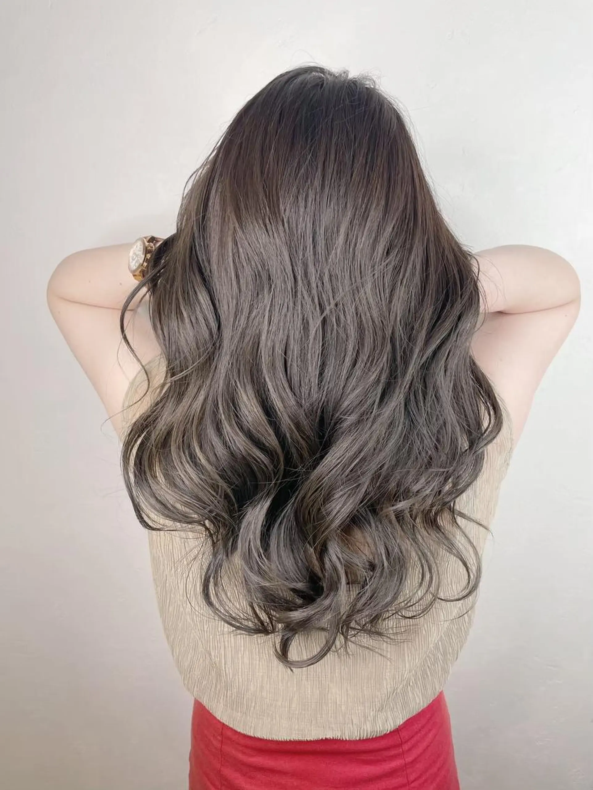 セミロング ボブ 斜めバング 外国人風カラー 伸ばしかけ ハイライト カット ヘアカラー トリートメント ＿WHITE鳳店 アンダーバーホワイトのヘアスタイル