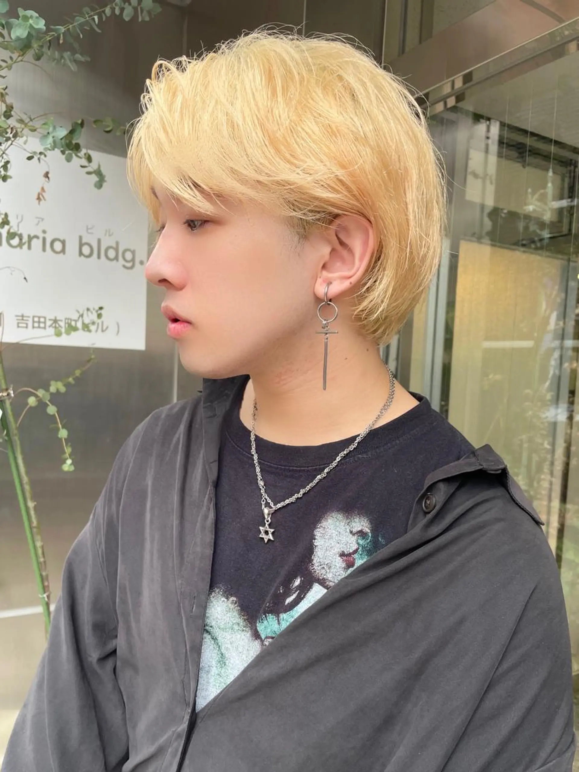 ミディアム カラー ブロンド ヘアカラー トリートメント 佐藤 魁人のヘアスタイル